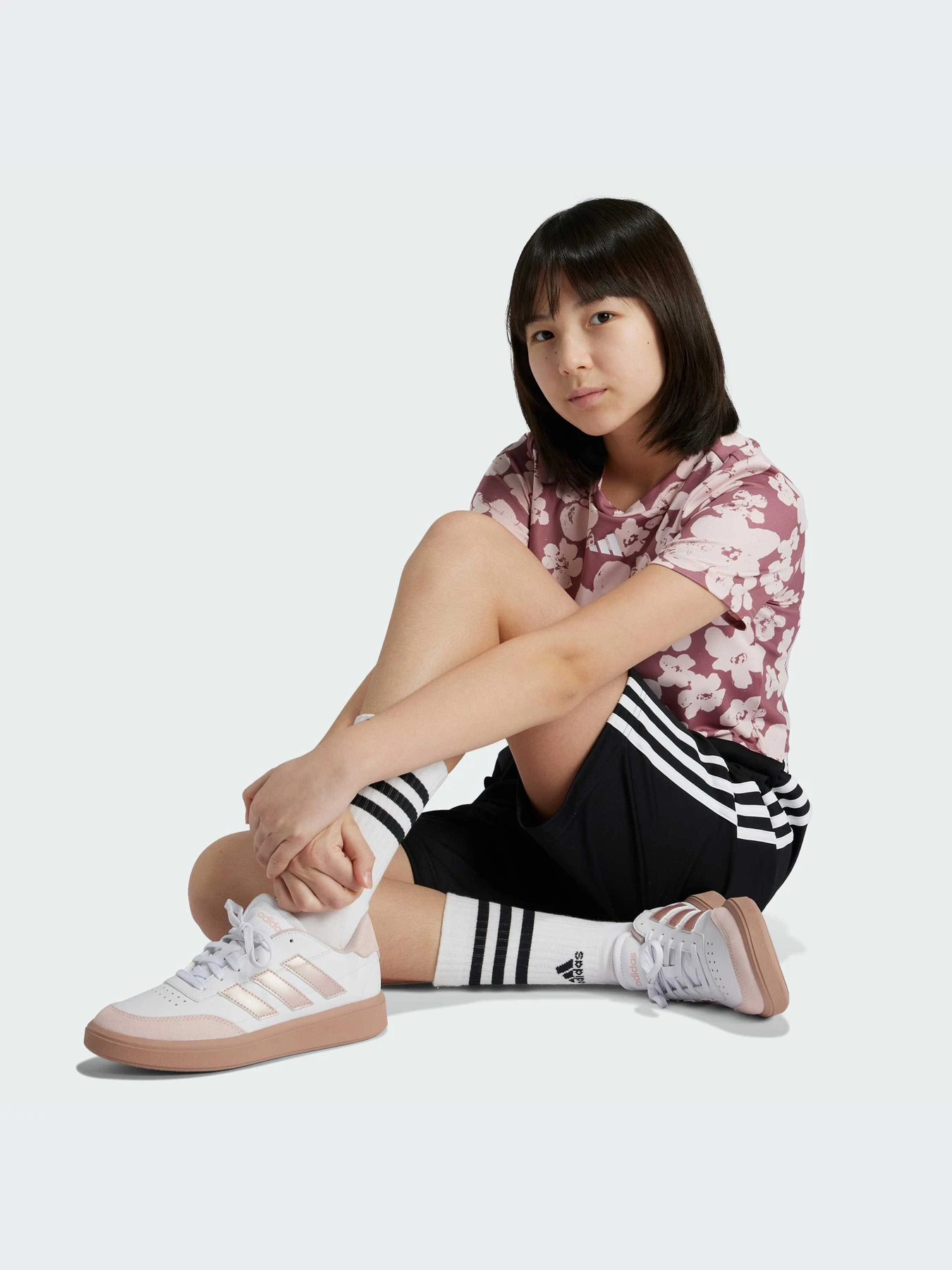 Футболки и поло Adidas модель IW3289-KZ Футболки и поло Adidas модель IW3289-KZ Фото