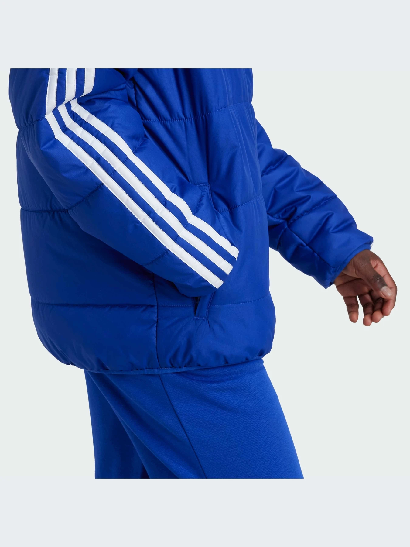Куртки и дубленки Adidas модель IW0543-KZ Куртки и дубленки Adidas модель IW0543-KZ Фото