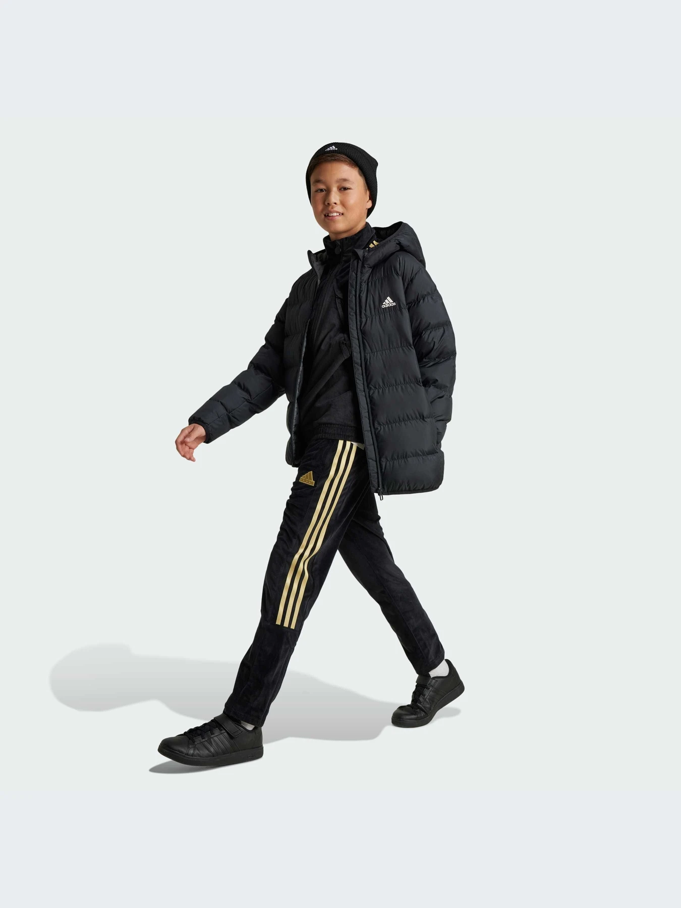 Куртки и дубленки Adidas модель IV9505-KZ Куртки и дубленки Adidas модель IV9505-KZ Фото