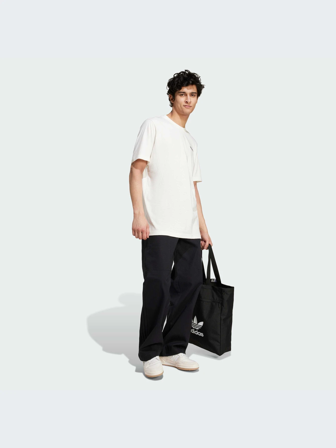 Брюки Adidas модель IW0995-KZ Брюки Adidas модель IW0995-KZ Фото