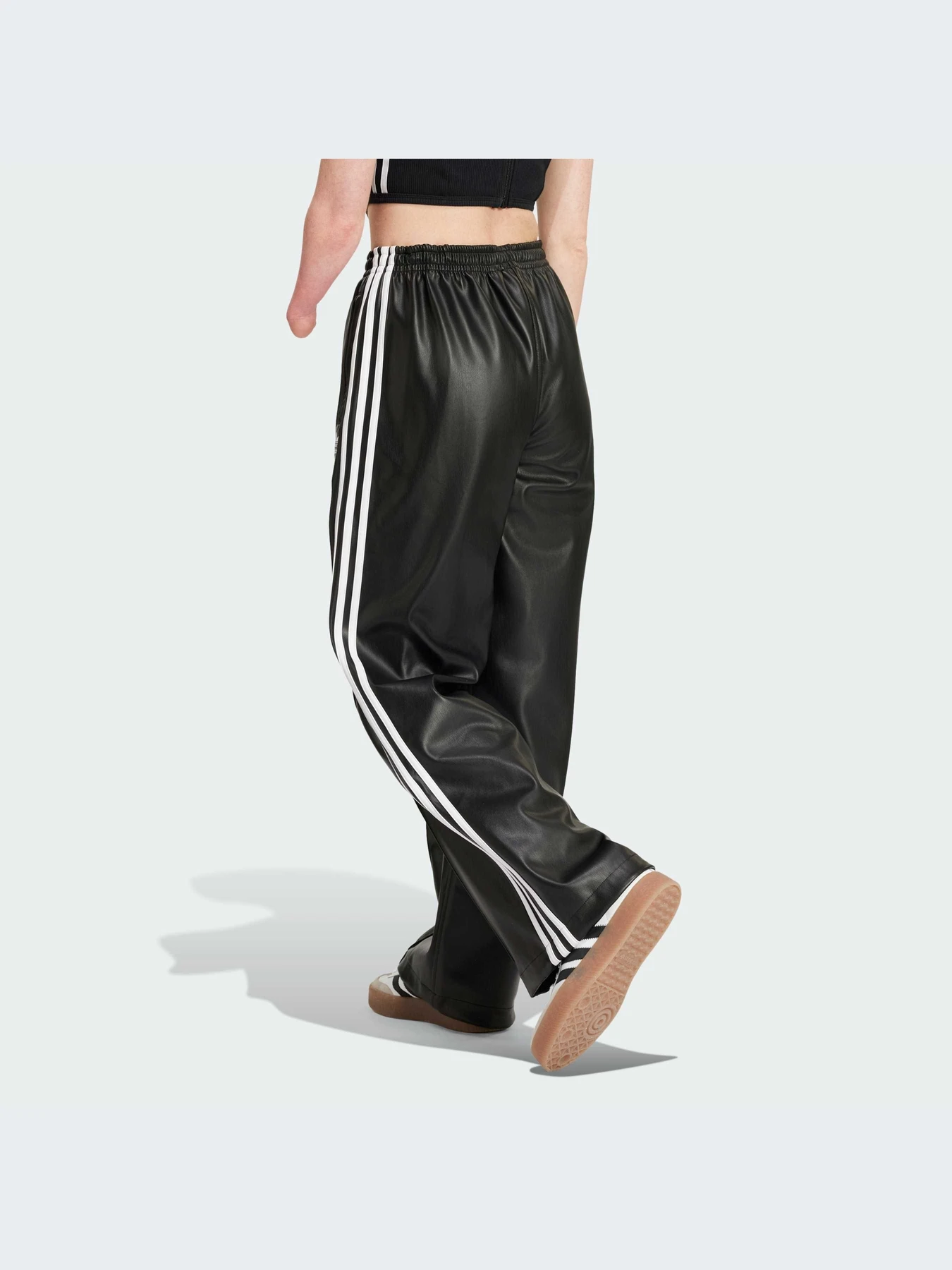Брюки Adidas Adicolor модель IY7245-KZ Брюки Adidas Adicolor модель IY7245-KZ Фото