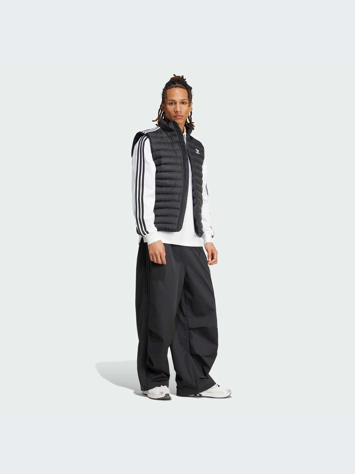 Куртки и дубленки Adidas модель IW3448-KZ Куртки и дубленки Adidas модель IW3448-KZ Фото