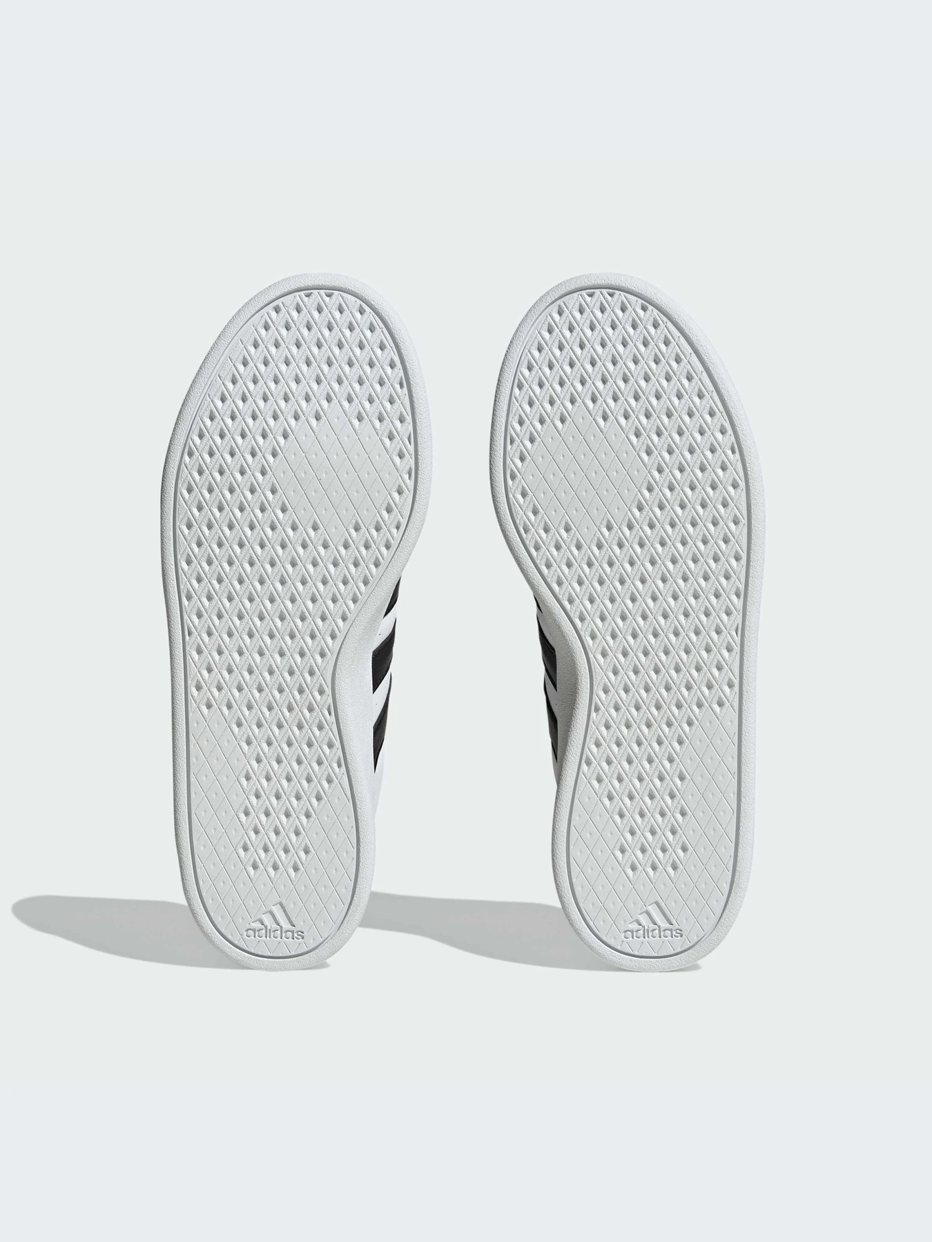 Кроссовки Adidas модель IE7049-KZ Кроссовки Adidas модель IE7049-KZ Фото