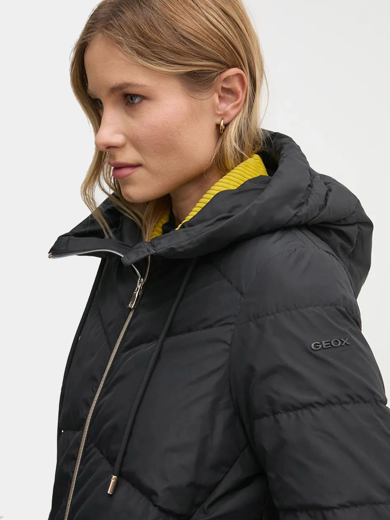 Куртки и дубленки Geox модель W4626C-T3152-F9000 Куртки и дубленки Geox модель W4626C-T3152-F9000 Фото