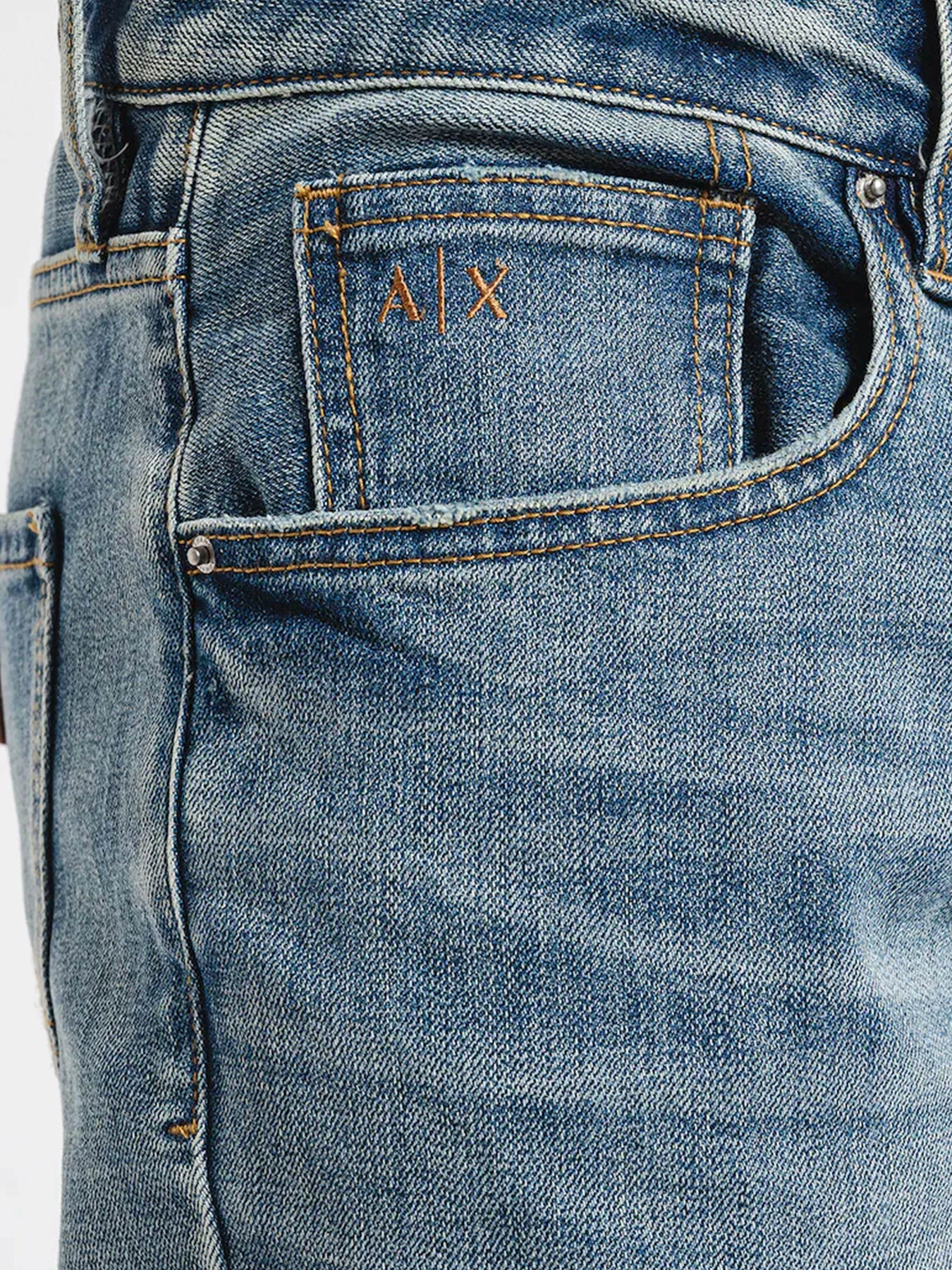 Джинсы Armani Exchange модель 6DZJ13-Z1ZYZ-1500 Джинсы Armani Exchange модель 6DZJ13-Z1ZYZ-1500 Фото