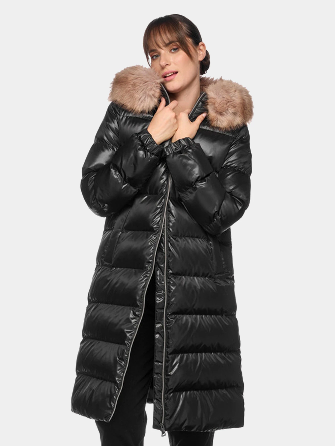Куртки и дубленки Geox модель W4628H-T2843-F9000 Куртки и дубленки Geox модель W4628H-T2843-F9000 Фото