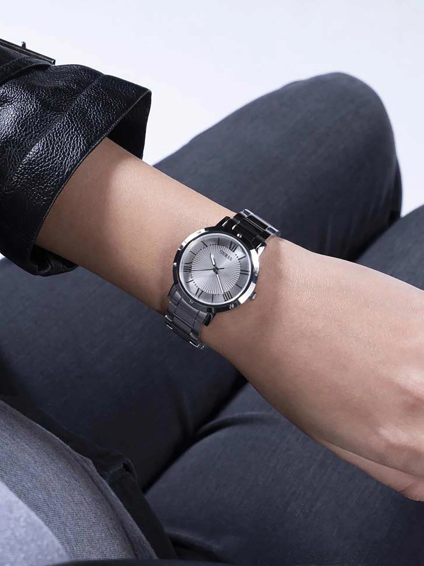 Часы GUESS модель GW0404L1 Часы GUESS модель GW0404L1 Фото