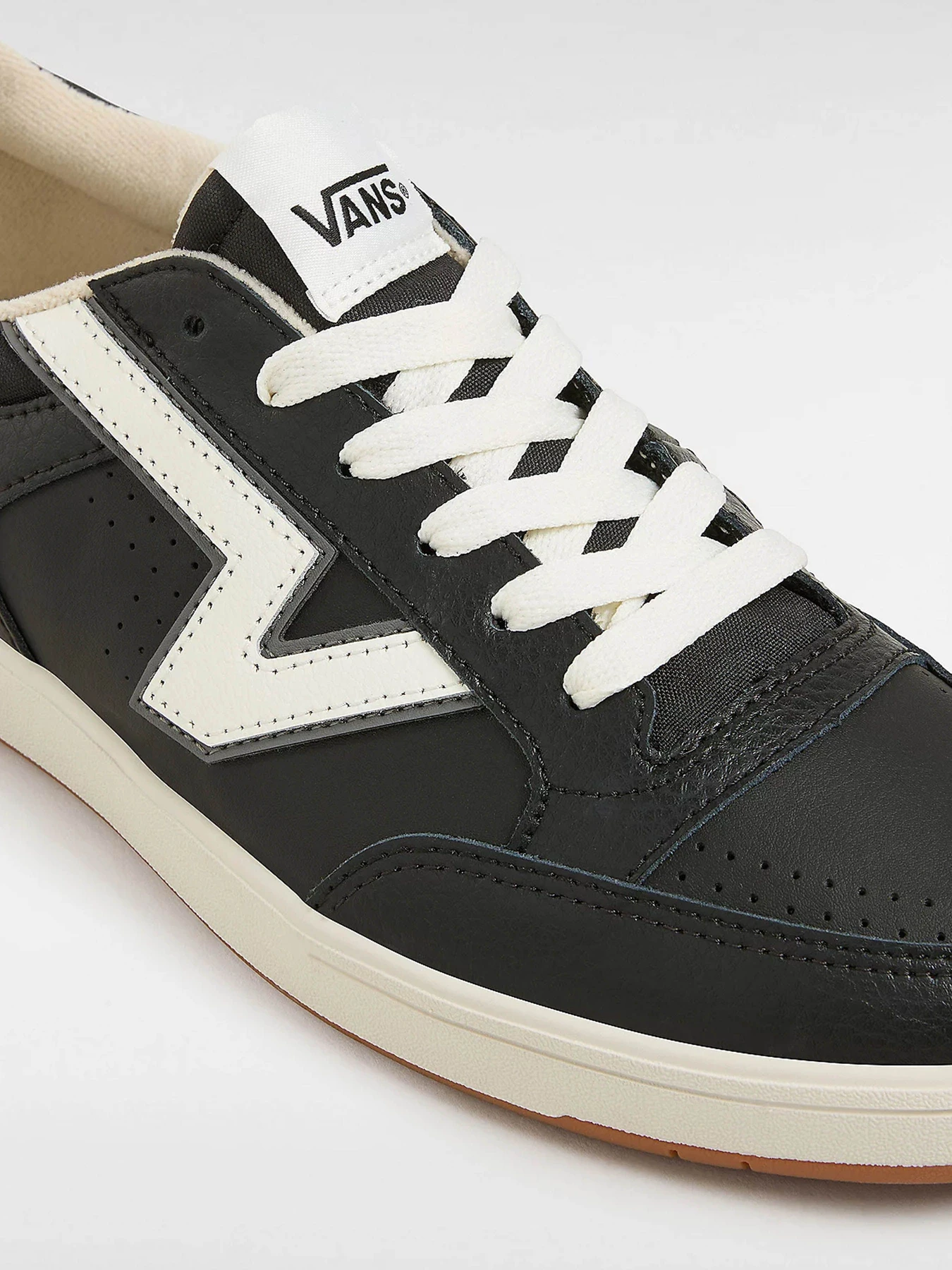 Кроссовки Vans модель VN000BWBCJK1 Кроссовки Vans модель VN000BWBCJK1 Фото