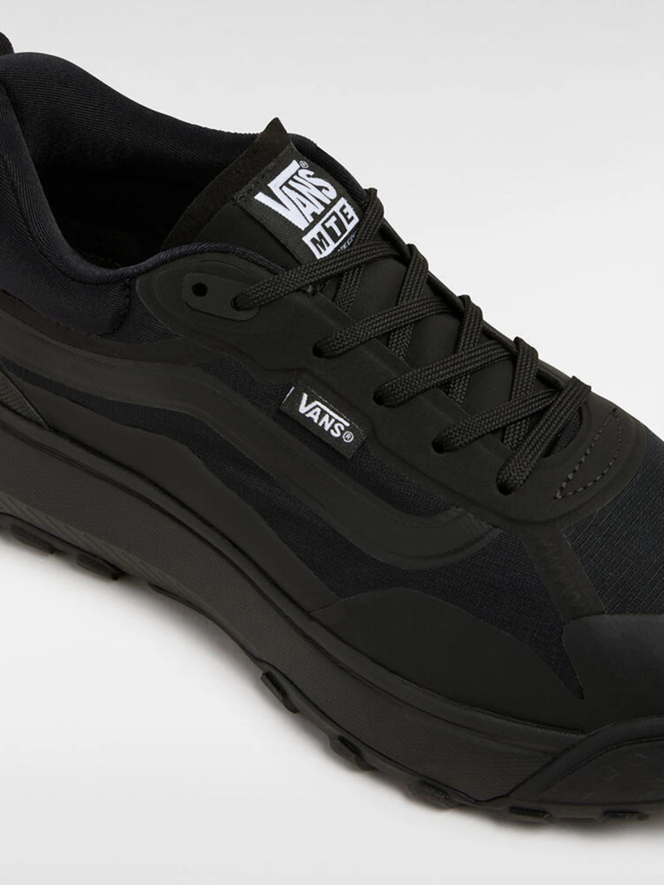 Кроссовки Vans модель VN000CVUBKA1 Кроссовки Vans модель VN000CVUBKA1 Фото