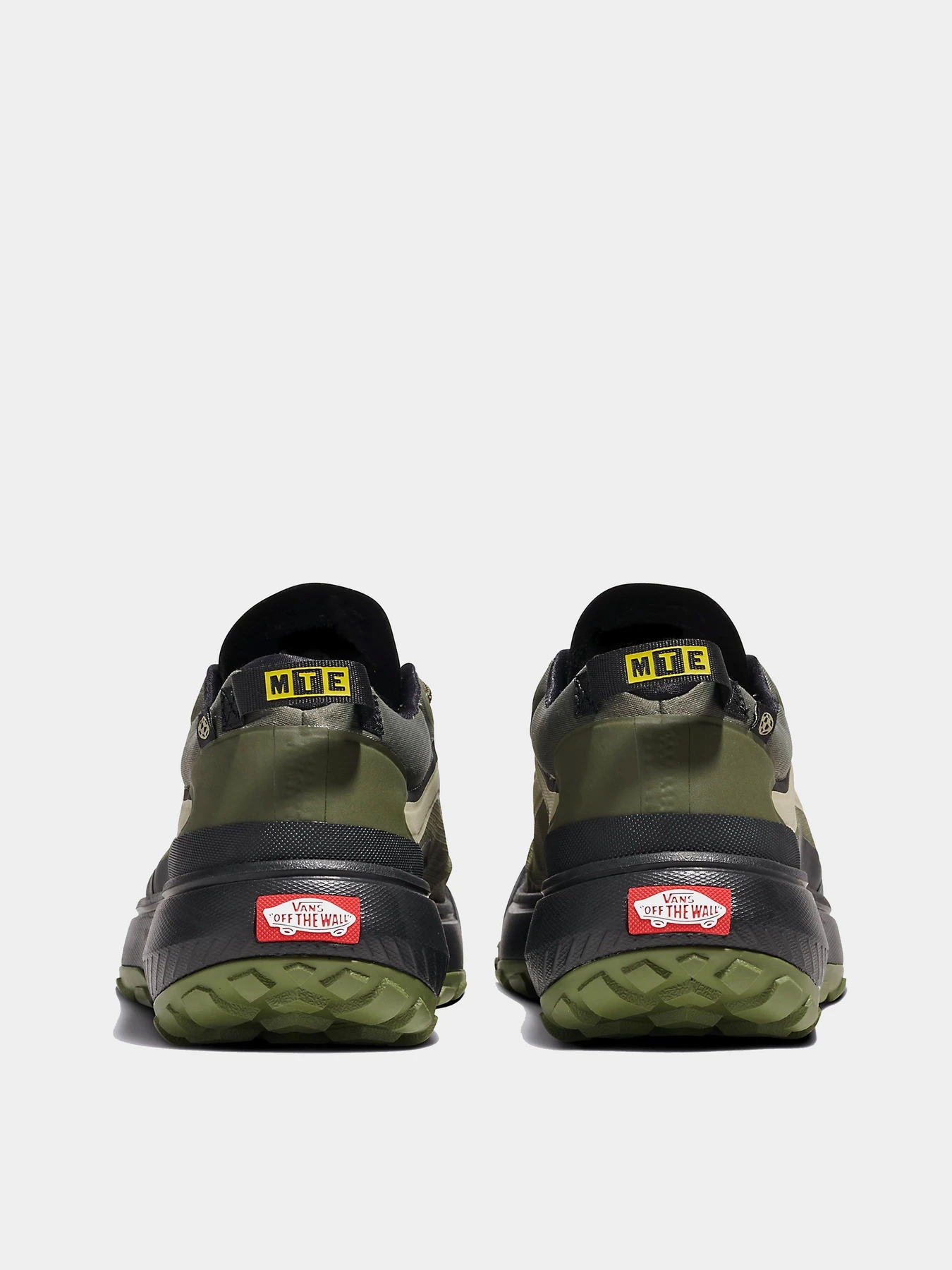 Кроссовки Vans модель VN000CVUOLV1 Кроссовки Vans модель VN000CVUOLV1 Фото