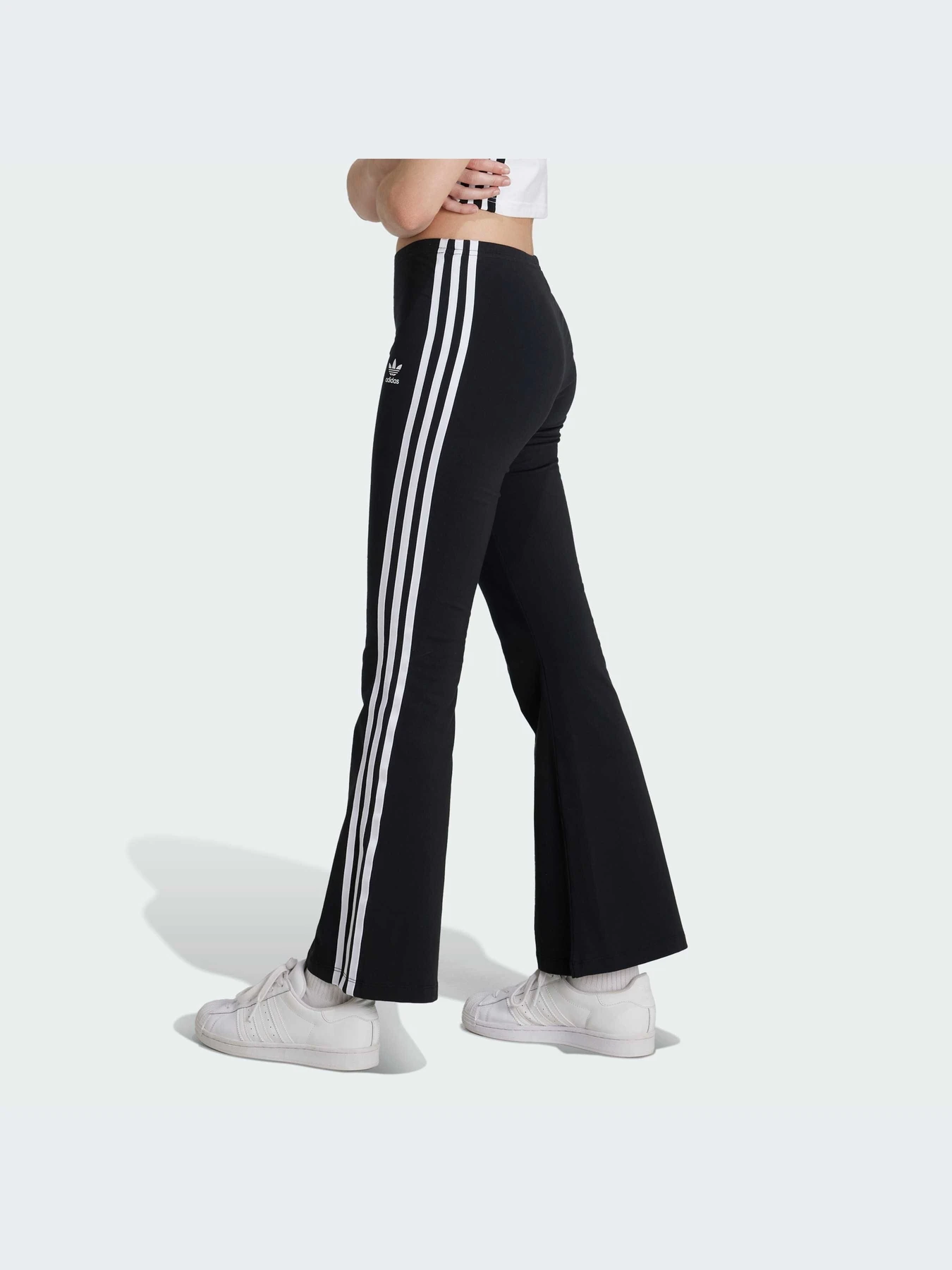 Брюки Adidas Adicolor модель IY9785-KZ Брюки Adidas Adicolor модель IY9785-KZ Фото
