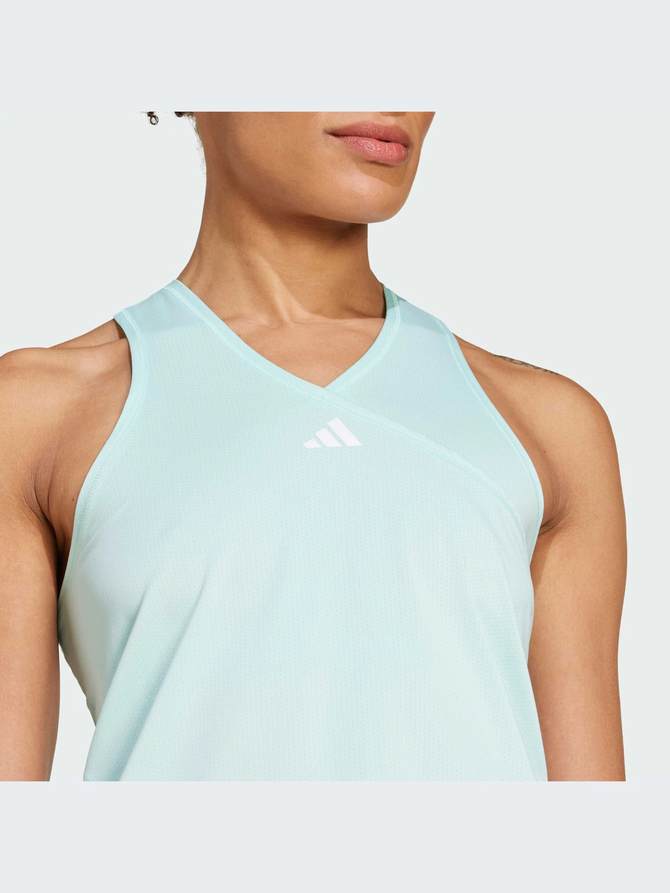 Футболки и поло Adidas модель IW3792-KZ Футболки и поло Adidas модель IW3792-KZ Фото