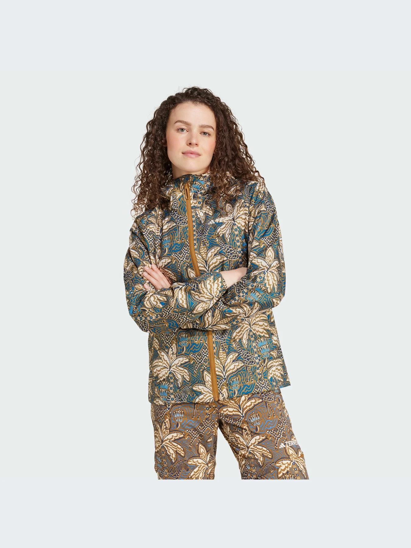 Пальто и плащи Adidas модель IY3789-KZ Пальто и плащи Adidas модель IY3789-KZ Фото