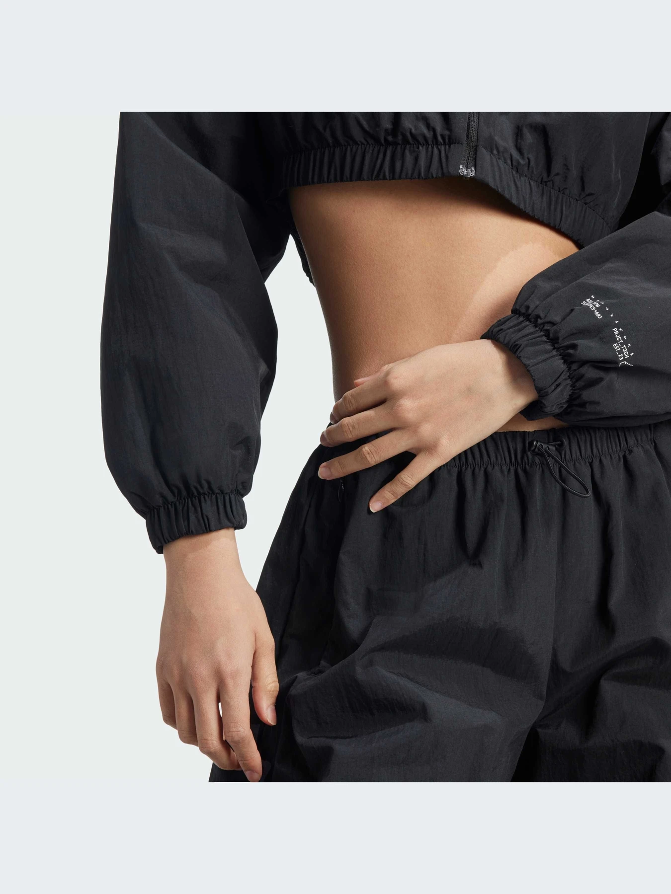 Куртки и дубленки Adidas модель IV9779-KZ Куртки и дубленки Adidas модель IV9779-KZ Фото