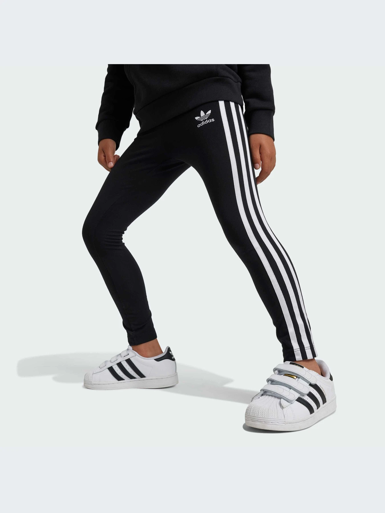 Костюмы Adidas Adicolor модель IY2439-KZ Костюмы Adidas Adicolor модель IY2439-KZ Фото