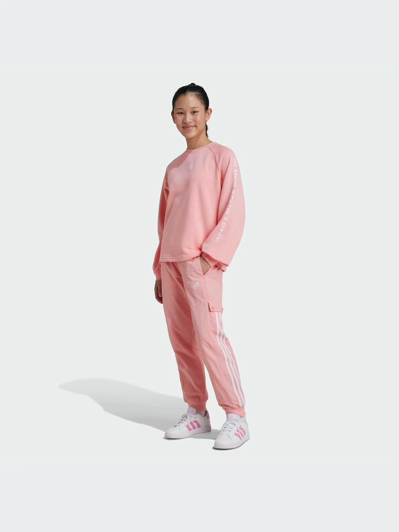 Брюки Adidas модель IV7047-KZ Брюки Adidas модель IV7047-KZ Фото