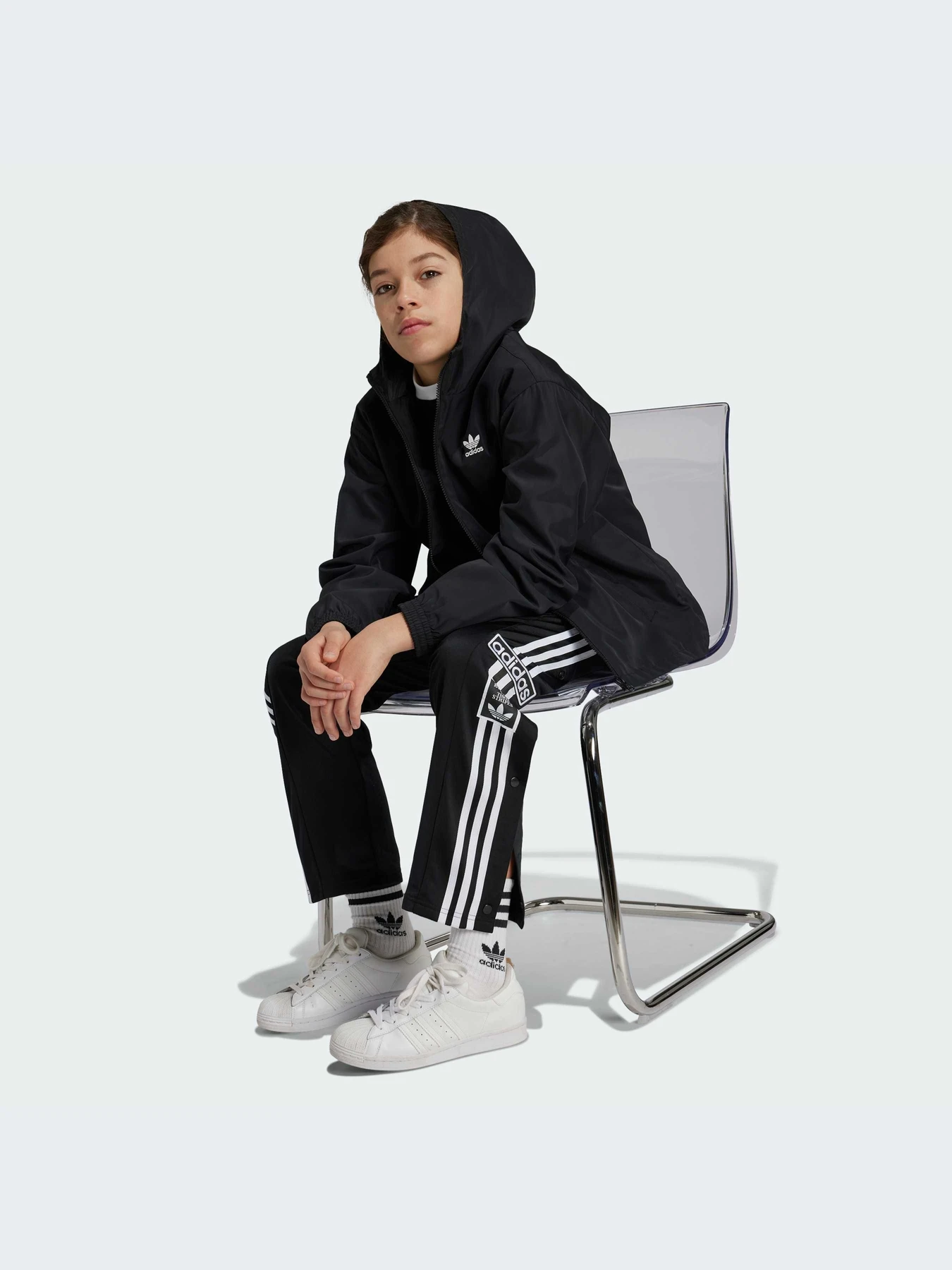 Куртки и дубленки Adidas модель IY9781-KZ Куртки и дубленки Adidas модель IY9781-KZ Фото