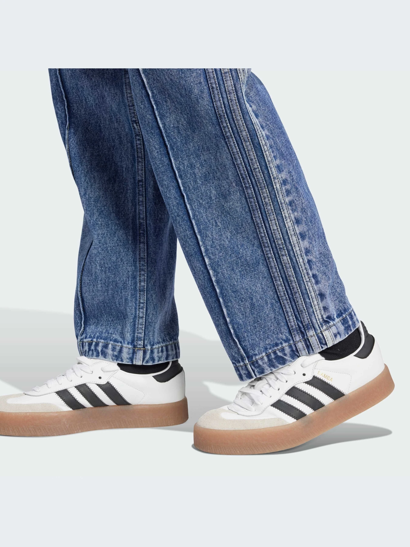 Джинсы Adidas модель IW5758-KZ Джинсы Adidas модель IW5758-KZ Фото