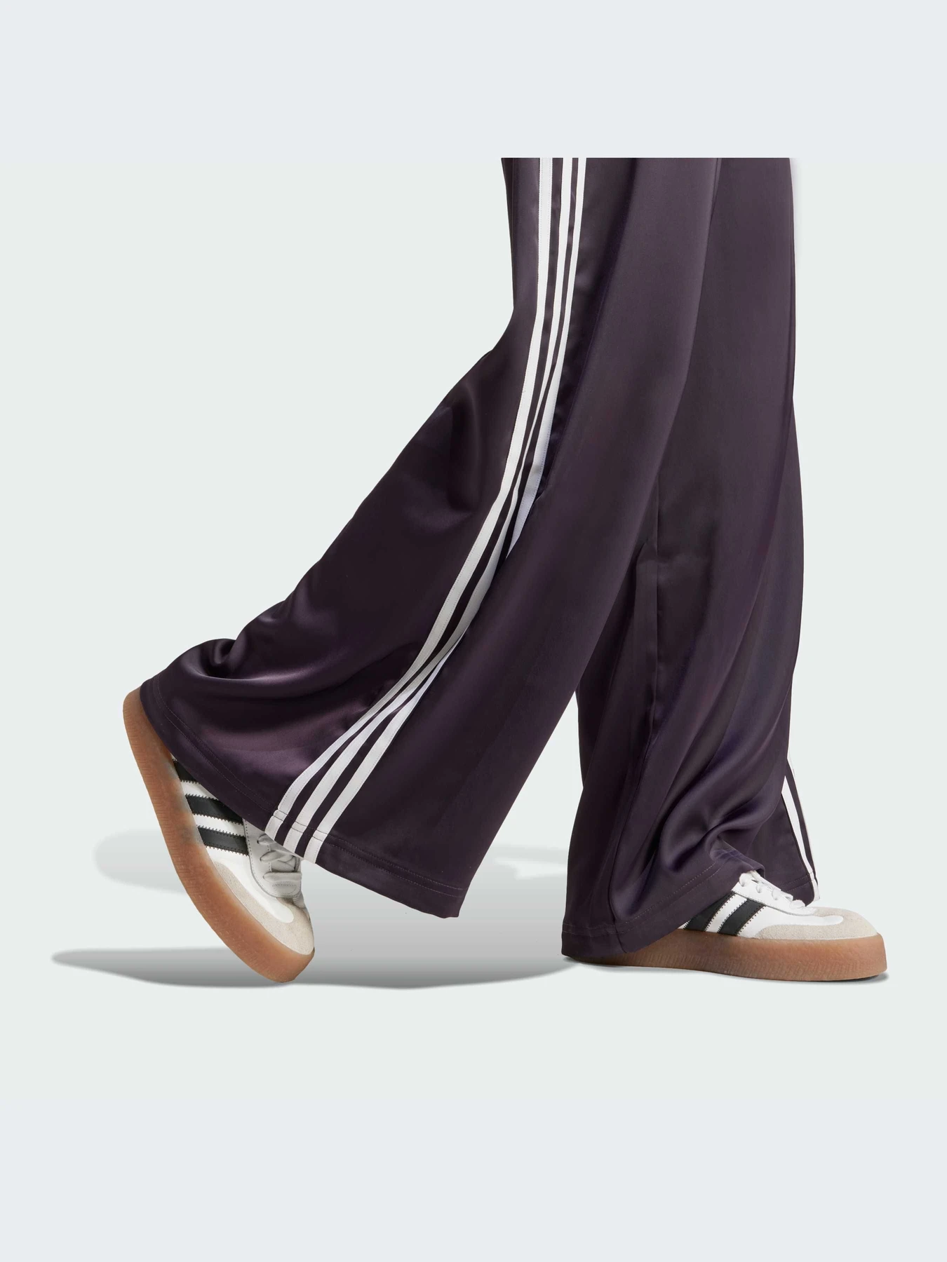 Брюки Adidas Adicolor модель IY7307-KZ Брюки Adidas Adicolor модель IY7307-KZ Фото