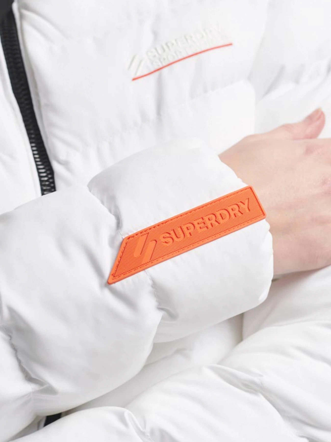 Куртки и дубленки Superdry модель W5011594A01C Фото