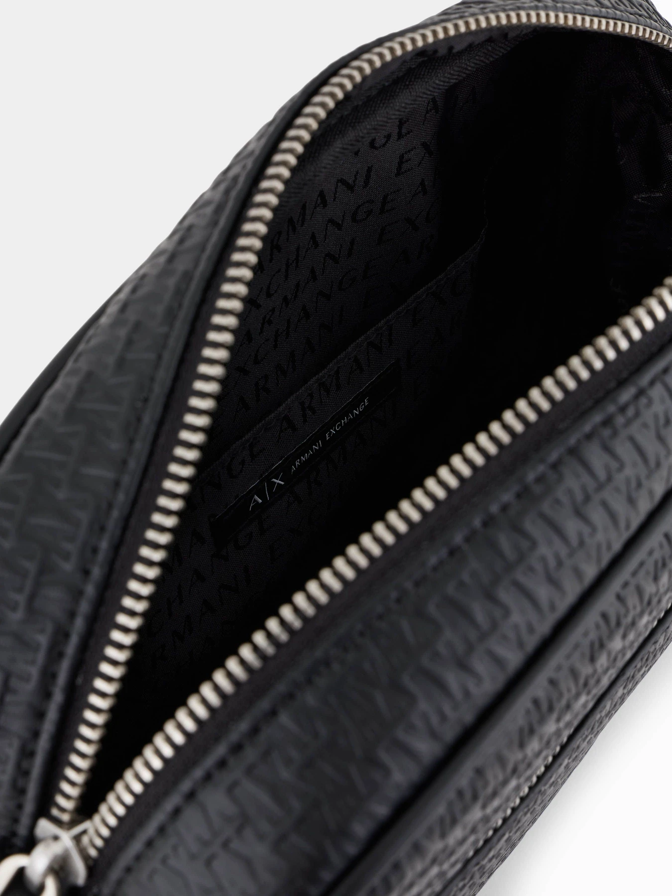 Сумки Armani Exchange модель XM000158-AF11928-UC001 Фото