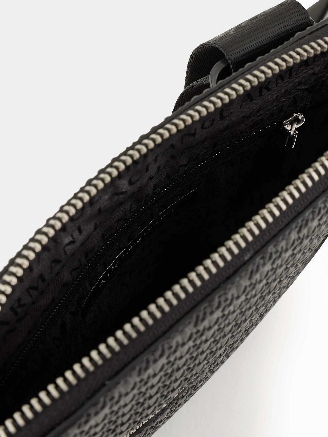 Сумки Armani Exchange модель XM000159-AF11928-UC001 Фото