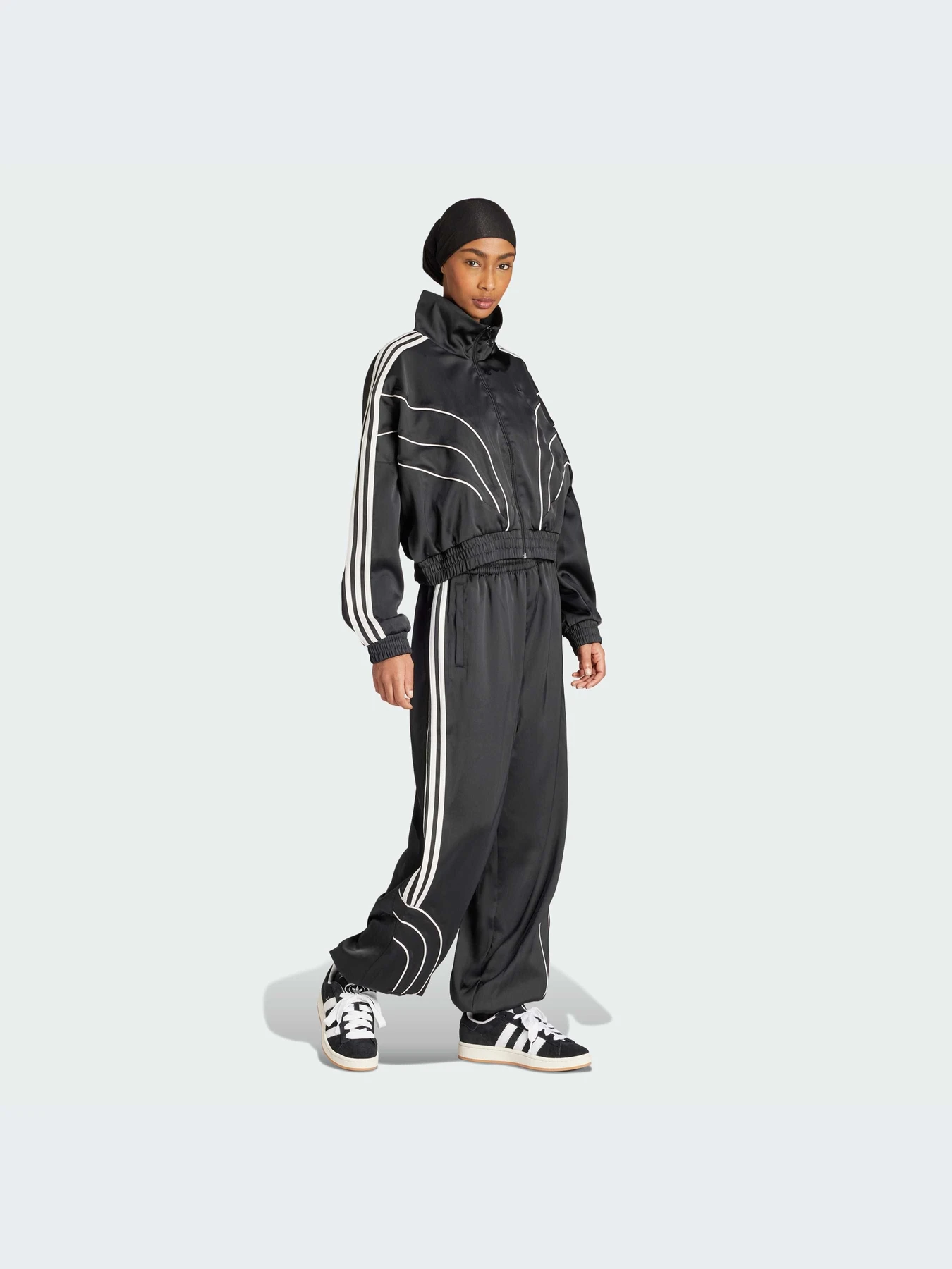 Куртки и дубленки Adidas модель IW5678-KZ Куртки и дубленки Adidas модель IW5678-KZ Фото