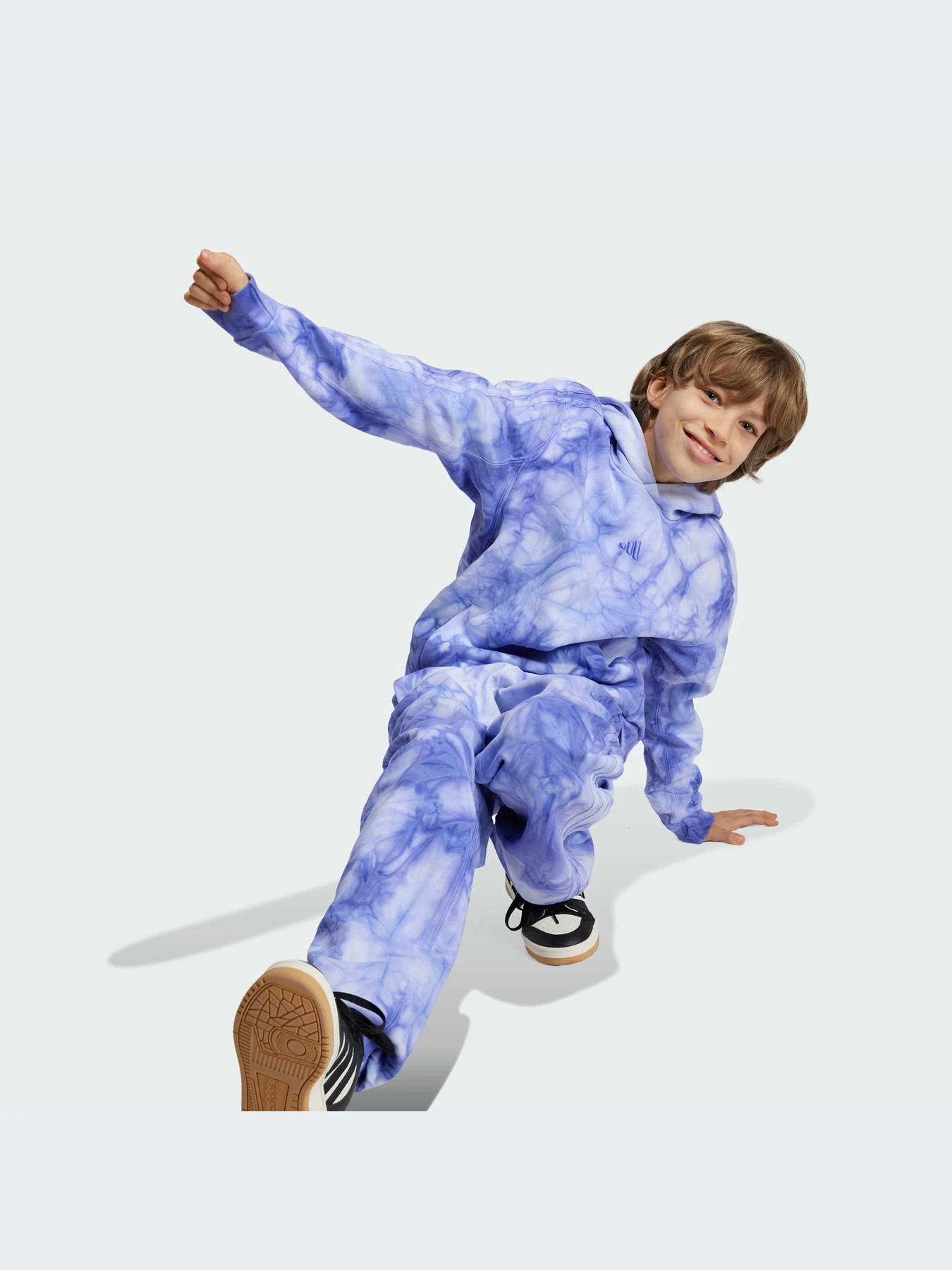 Худи и свитшоты Adidas модель IW0927-KZ Худи и свитшоты Adidas модель IW0927-KZ Фото