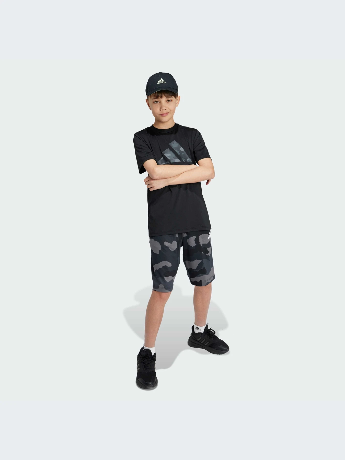 Шорты Adidas модель IV9589-KZ Шорты Adidas модель IV9589-KZ Фото
