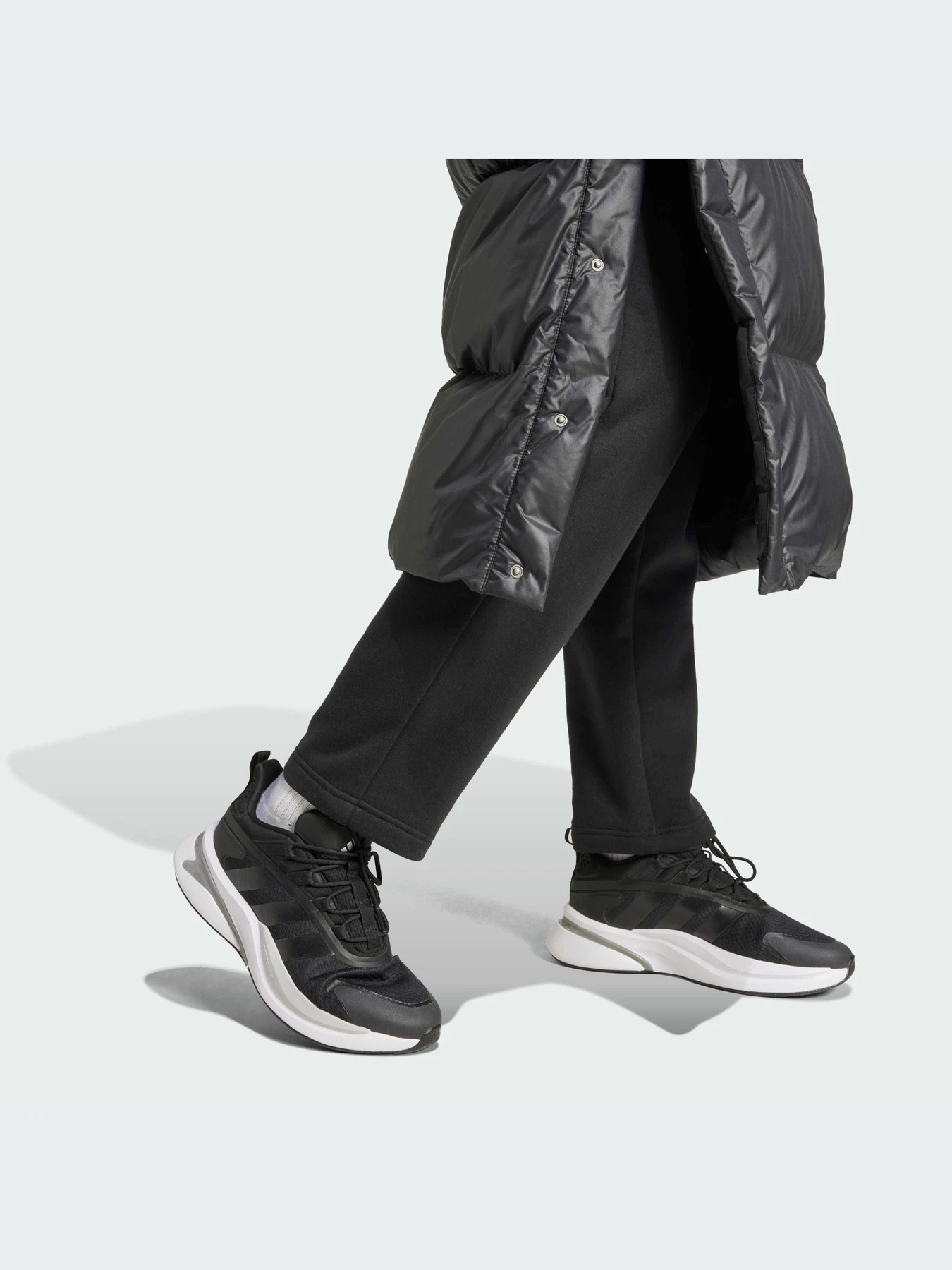 Куртки и дубленки Adidas модель IV9770-KZ Куртки и дубленки Adidas модель IV9770-KZ Фото
