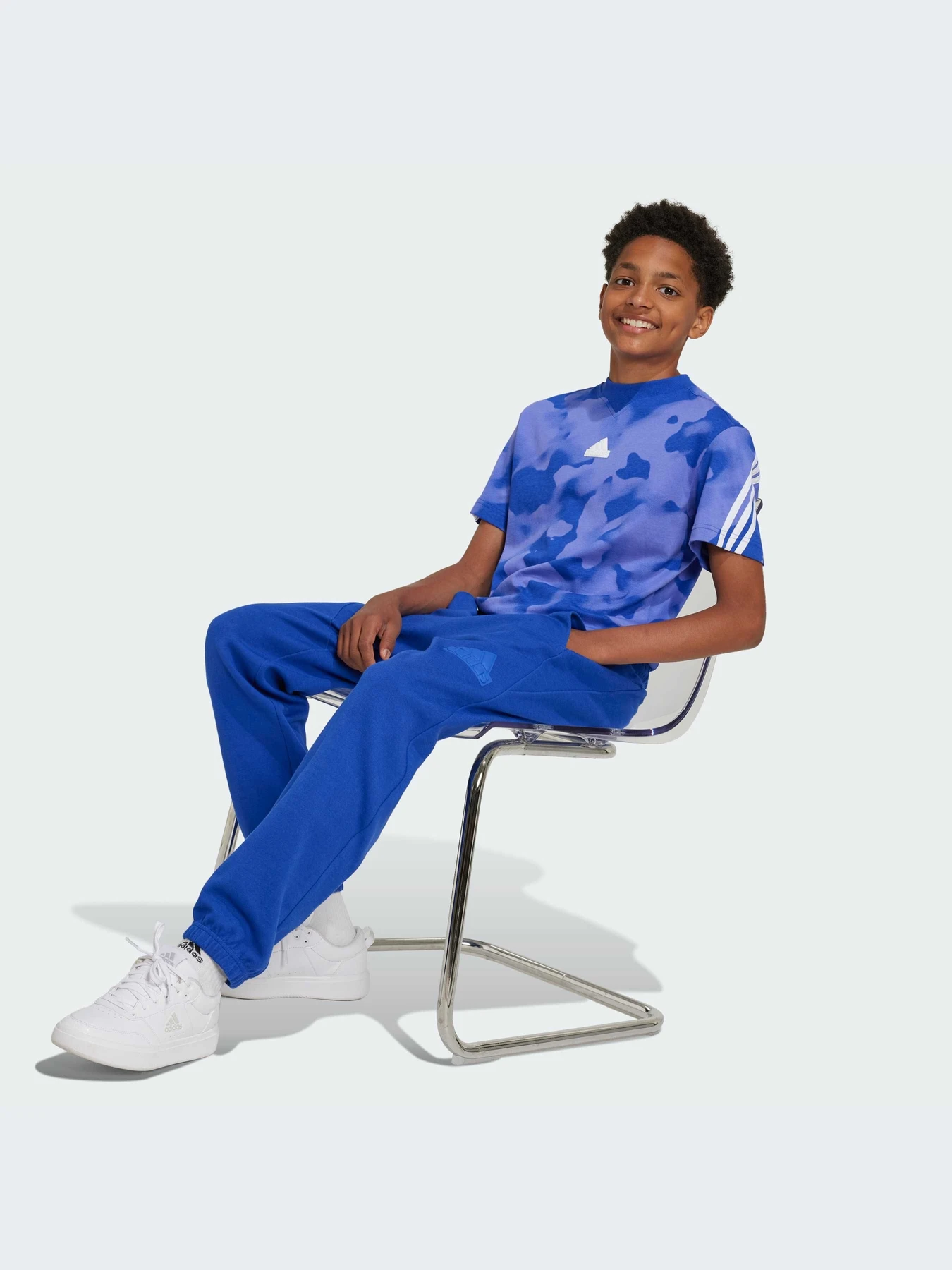 Брюки Adidas модель IX3629-KZ Брюки Adidas модель IX3629-KZ Фото