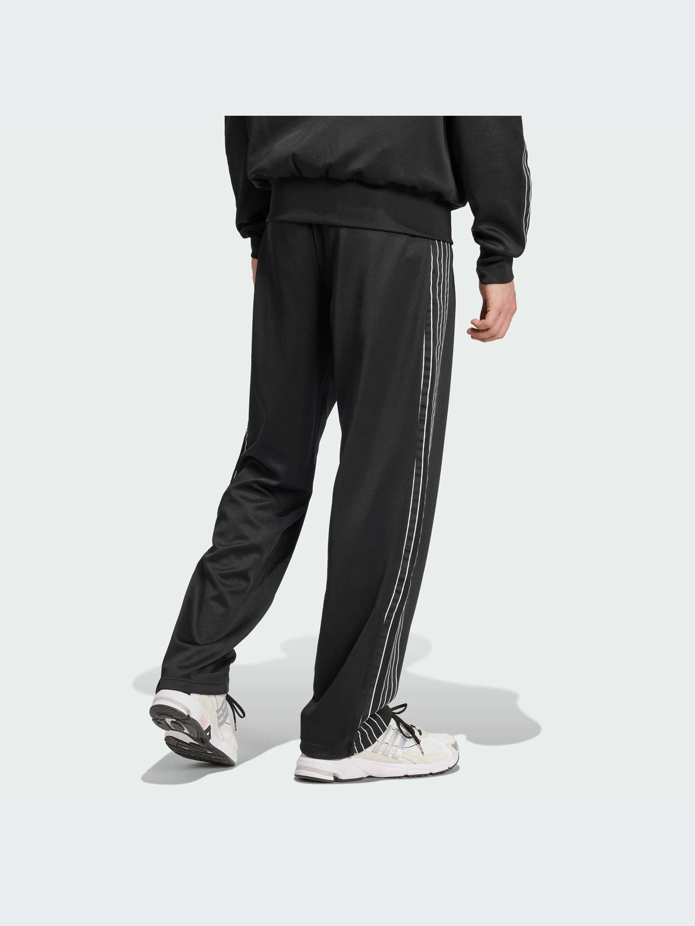 Брюки Adidas Adicolor модель IY4891-KZ Брюки Adidas Adicolor модель IY4891-KZ Фото