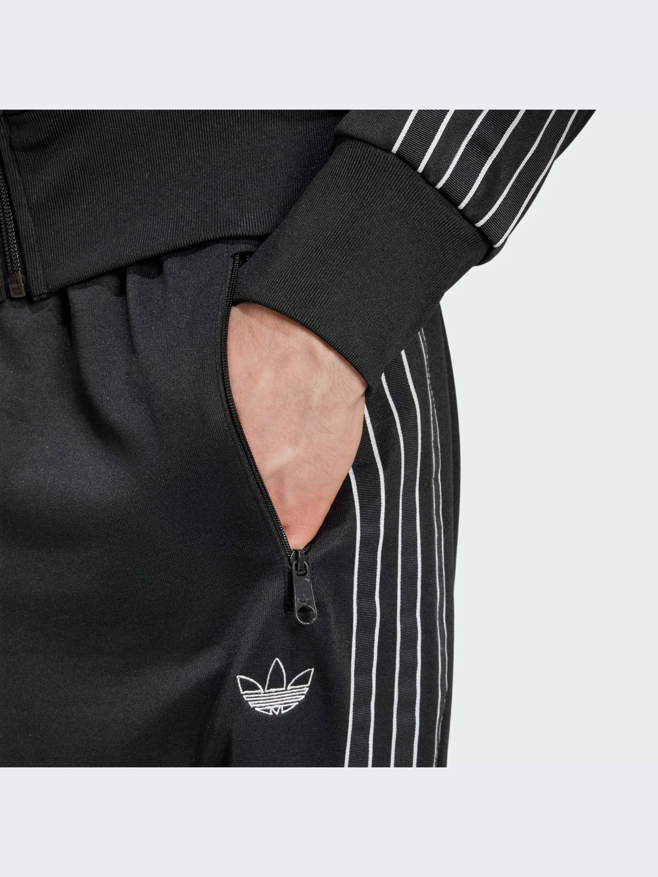 Брюки Adidas Adicolor модель IY4891-KZ Брюки Adidas Adicolor модель IY4891-KZ Фото
