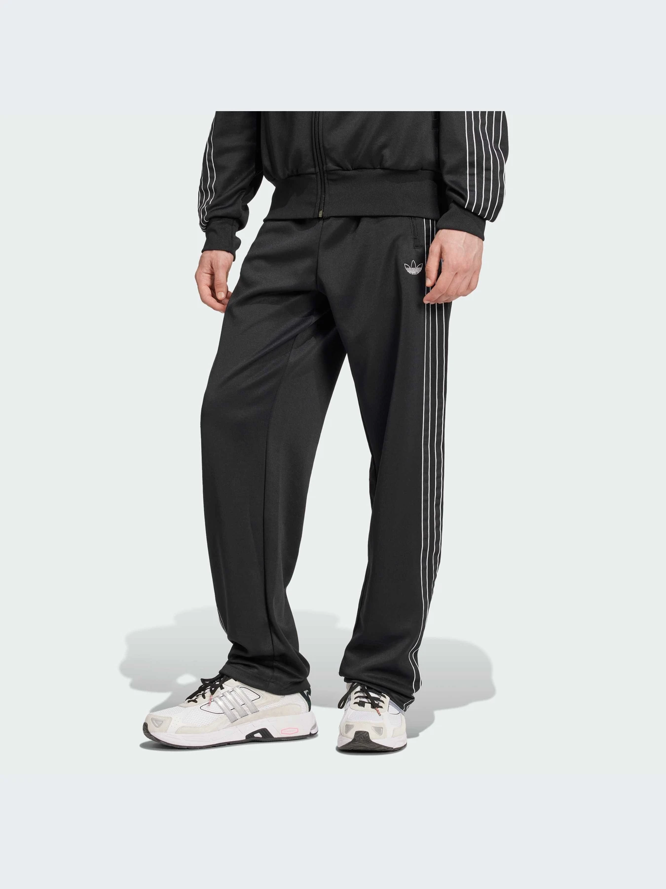 Брюки Adidas Adicolor модель IY4891-KZ Брюки Adidas Adicolor модель IY4891-KZ Фото