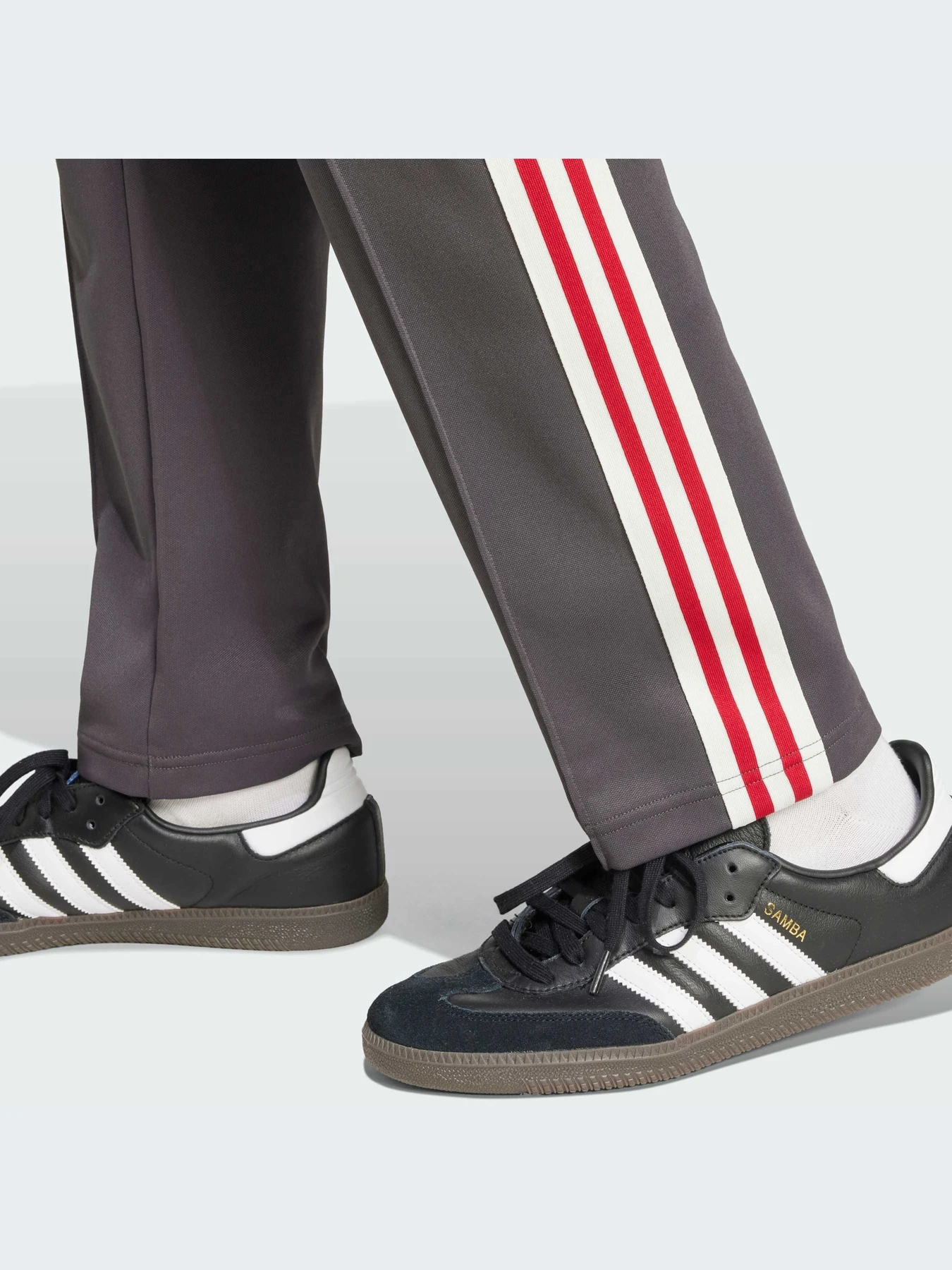 Брюки Adidas модель IY0044-KZ Брюки Adidas модель IY0044-KZ Фото