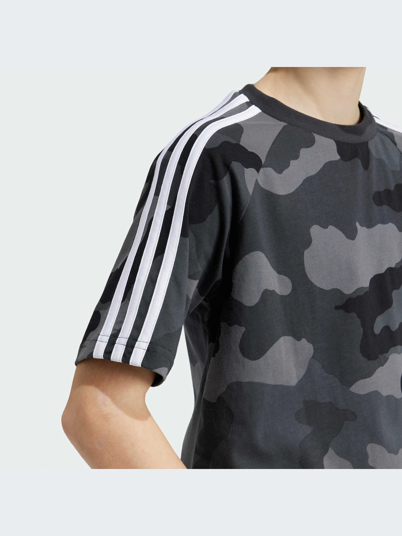 Футболки и поло Adidas модель IV7304-KZ Футболки и поло Adidas модель IV7304-KZ Фото