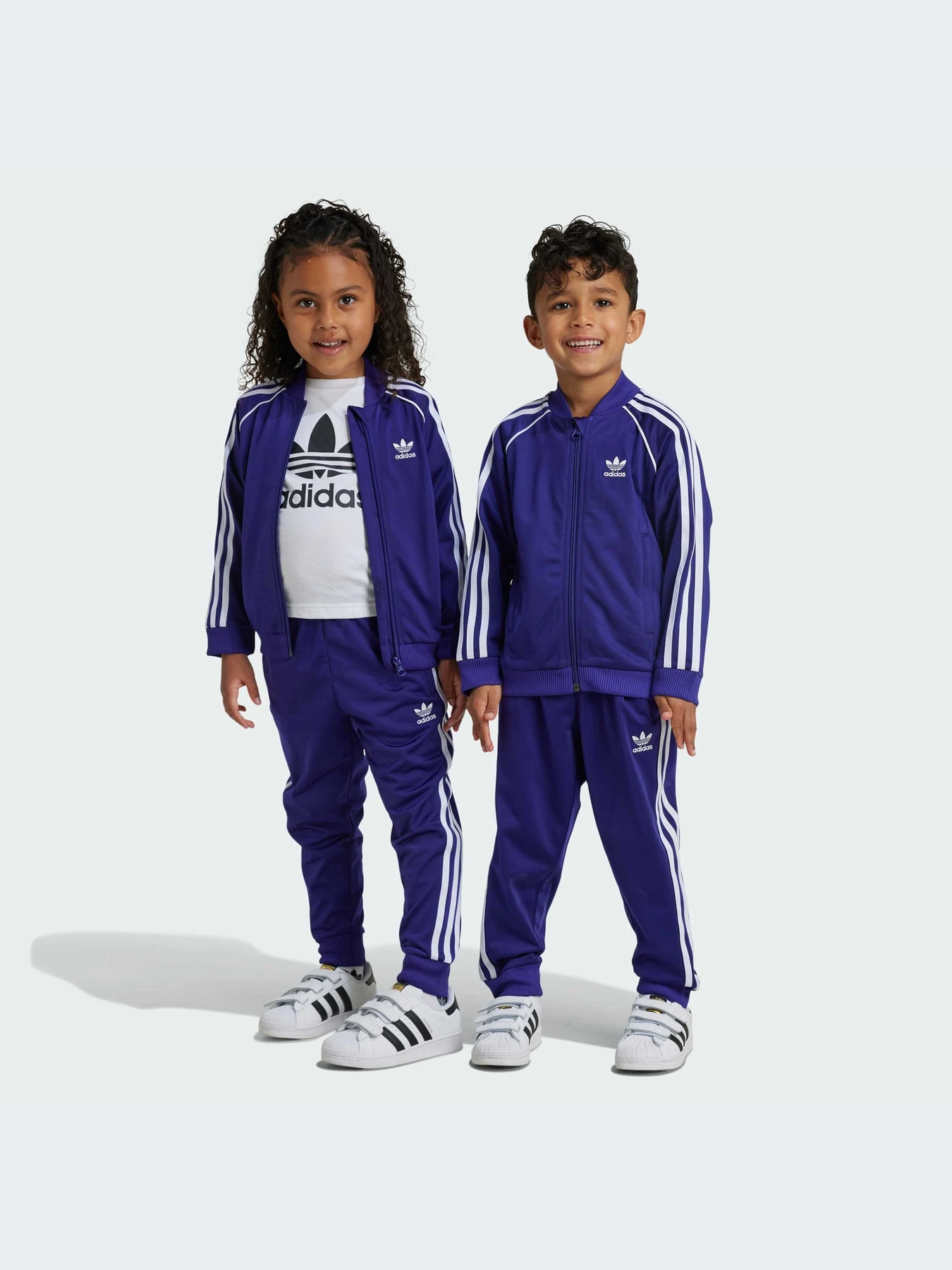 Костюмы Adidas Adicolor модель IY4793-KZ Костюмы Adidas Adicolor модель IY4793-KZ Фото