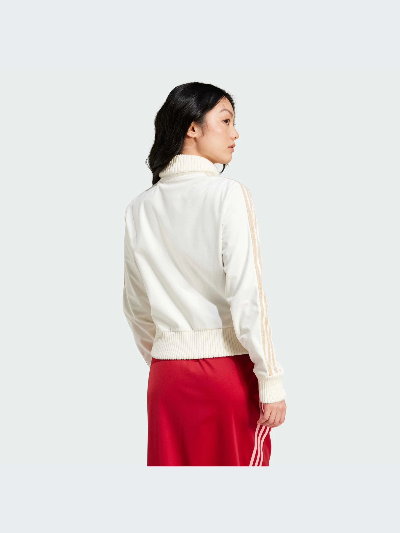 Худи и свитшоты Adidas модель IX1057-KZ Худи и свитшоты Adidas модель IX1057-KZ Фото
