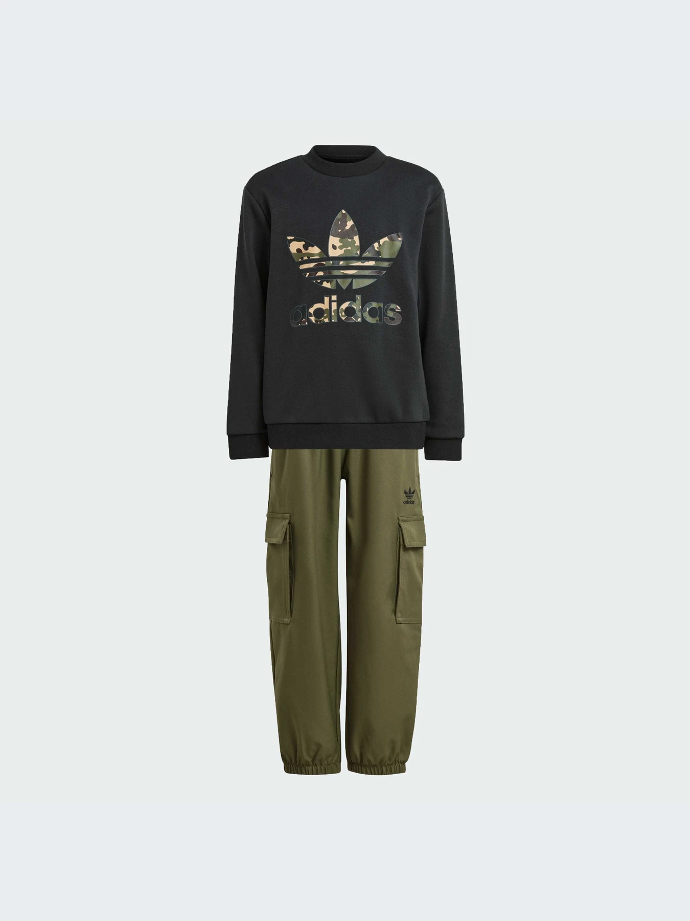 Костюмы Adidas модель IZ4597-KZ Костюмы Adidas модель IZ4597-KZ Фото