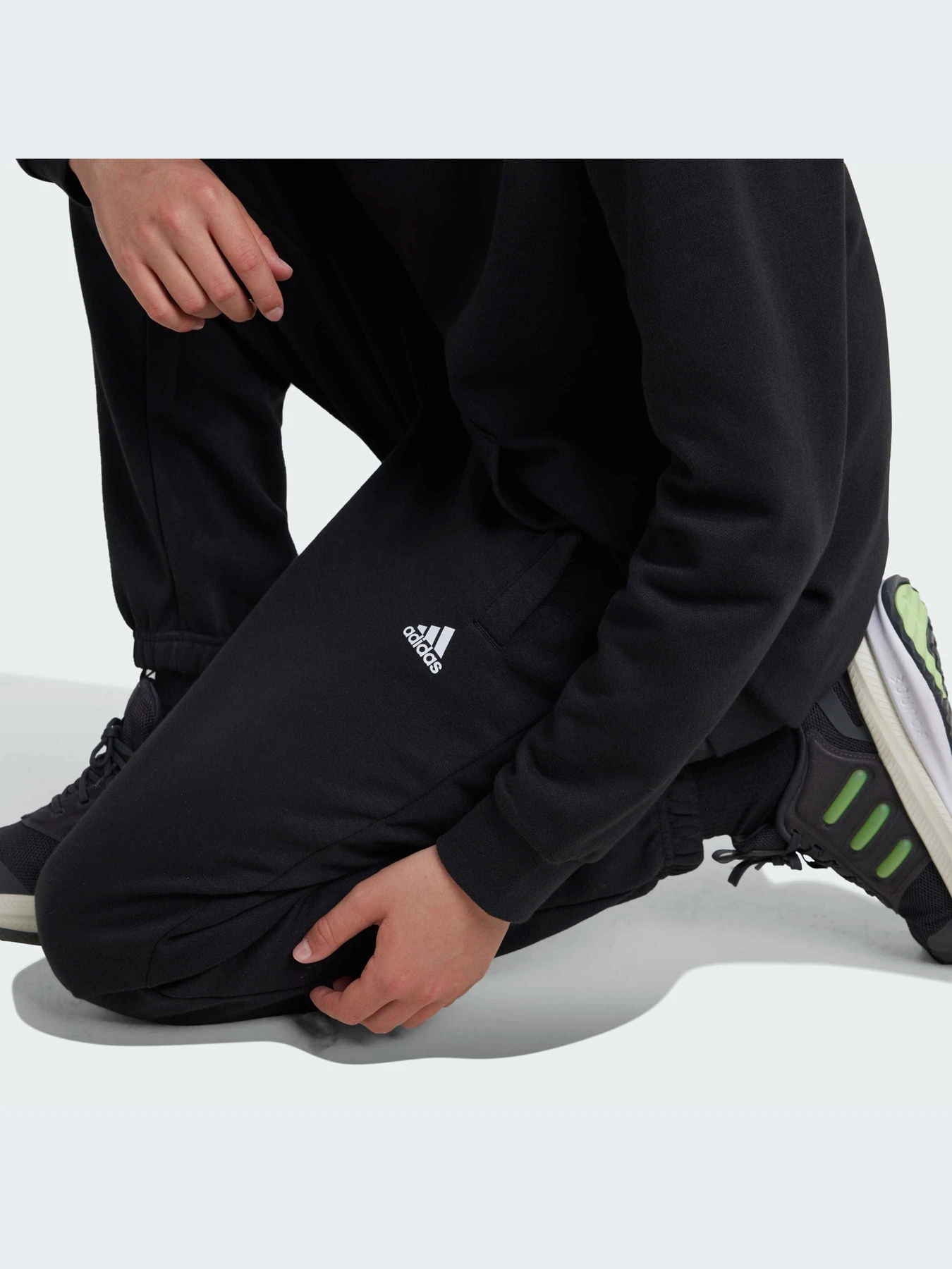Брюки Adidas модель IV7311-KZ Брюки Adidas модель IV7311-KZ Фото