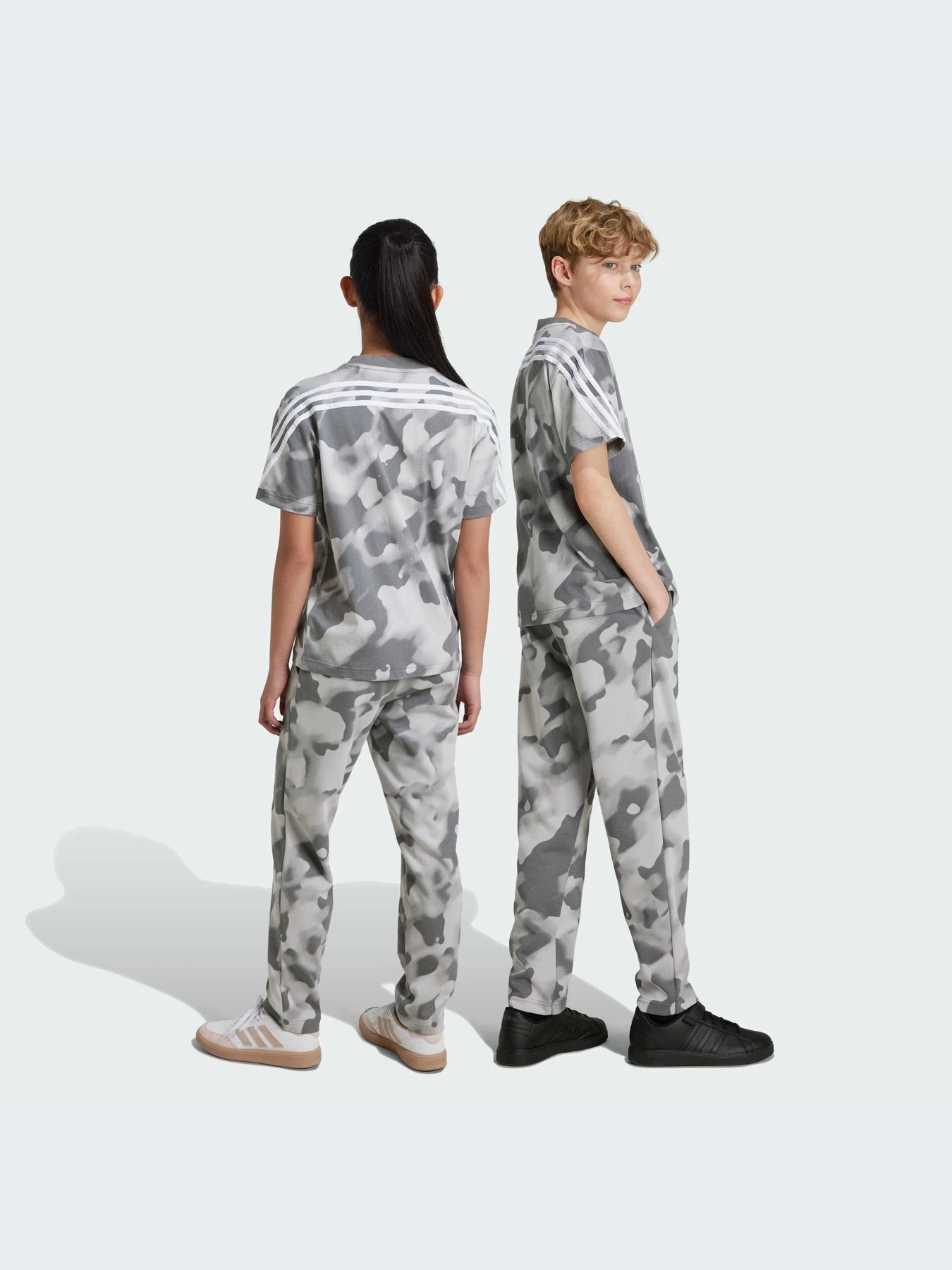 Брюки Adidas модель IX3651-KZ Брюки Adidas модель IX3651-KZ Фото