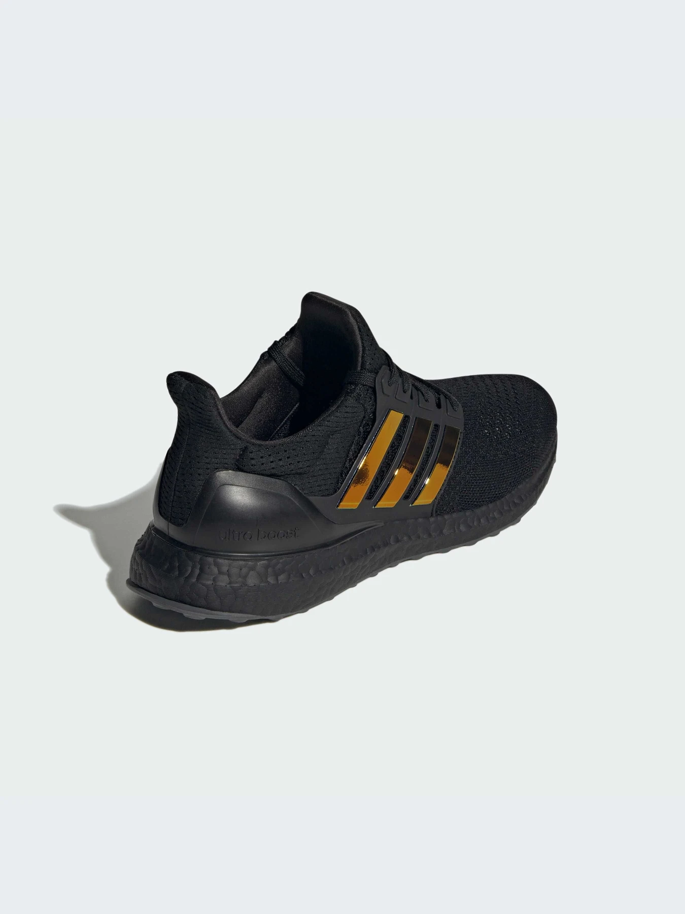 Кроссовки Adidas Ultraboost модель JH6583-KZ Кроссовки Adidas Ultraboost модель JH6583-KZ Фото