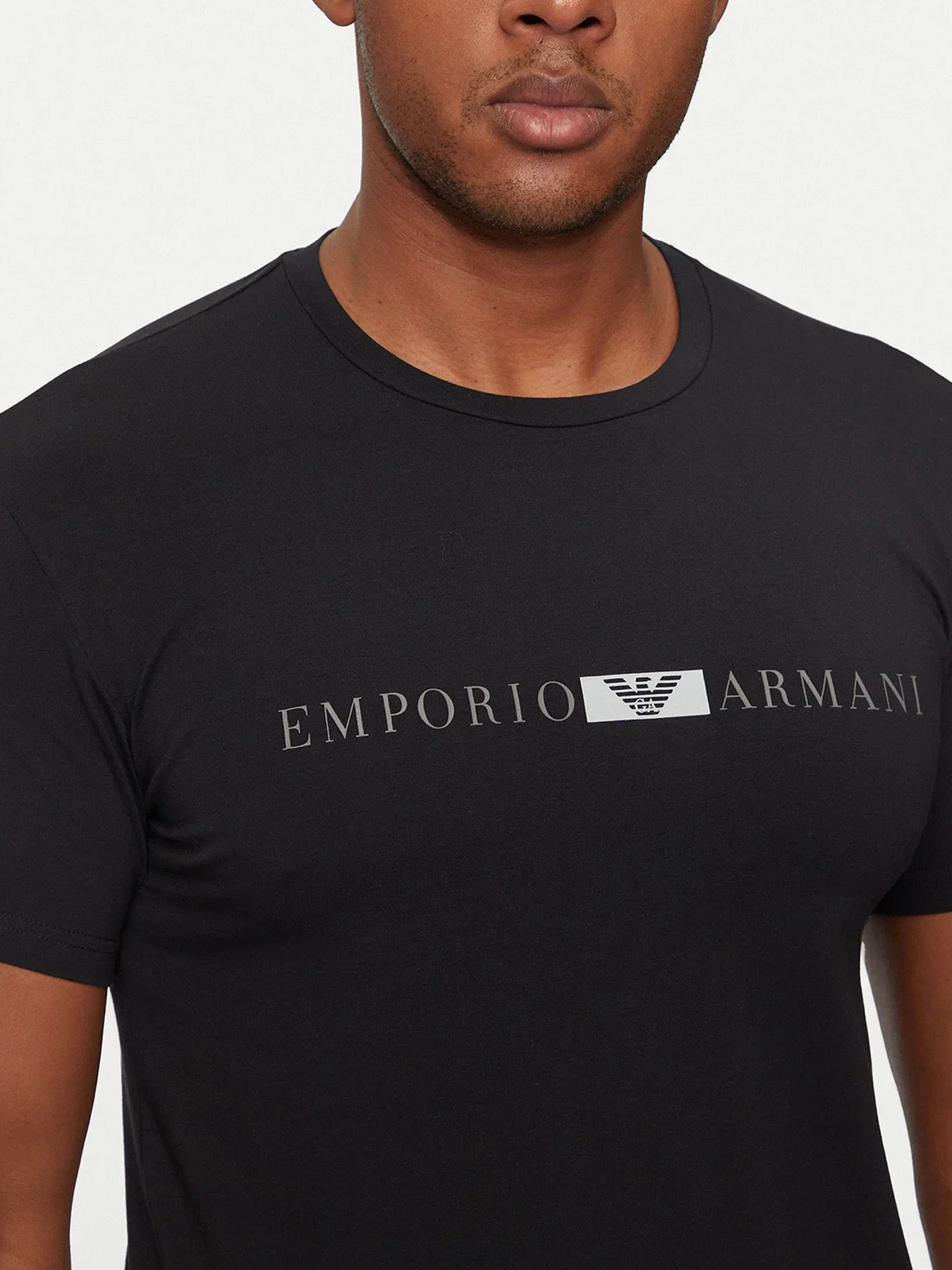 Футболки и поло Emporio Armani модель 111971-4F525-00020 Футболки и поло Emporio Armani модель 111971-4F525-00020 Фото