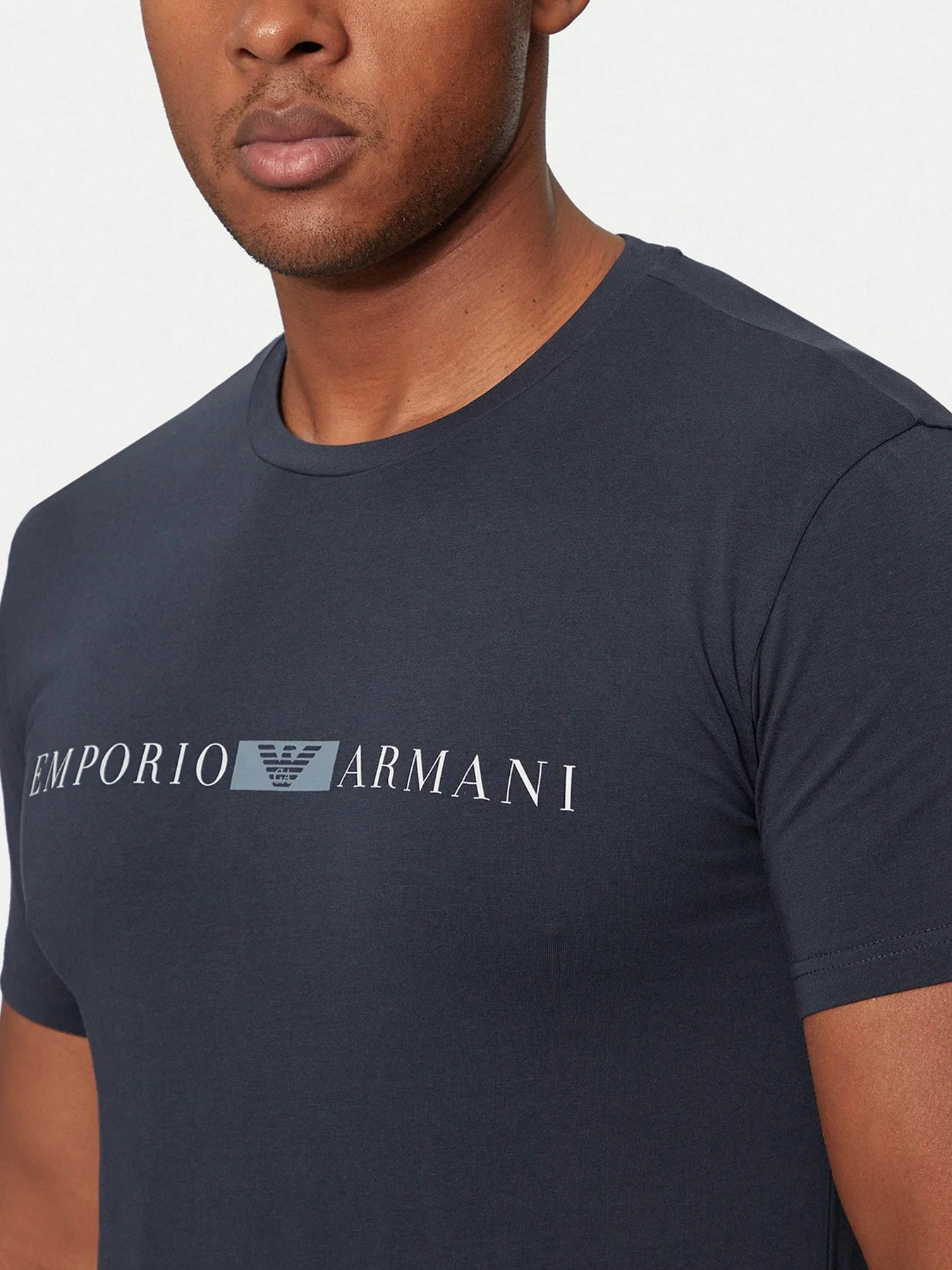 Футболки и поло Emporio Armani модель 111971-4F525-00135 Футболки и поло Emporio Armani модель 111971-4F525-00135 Фото