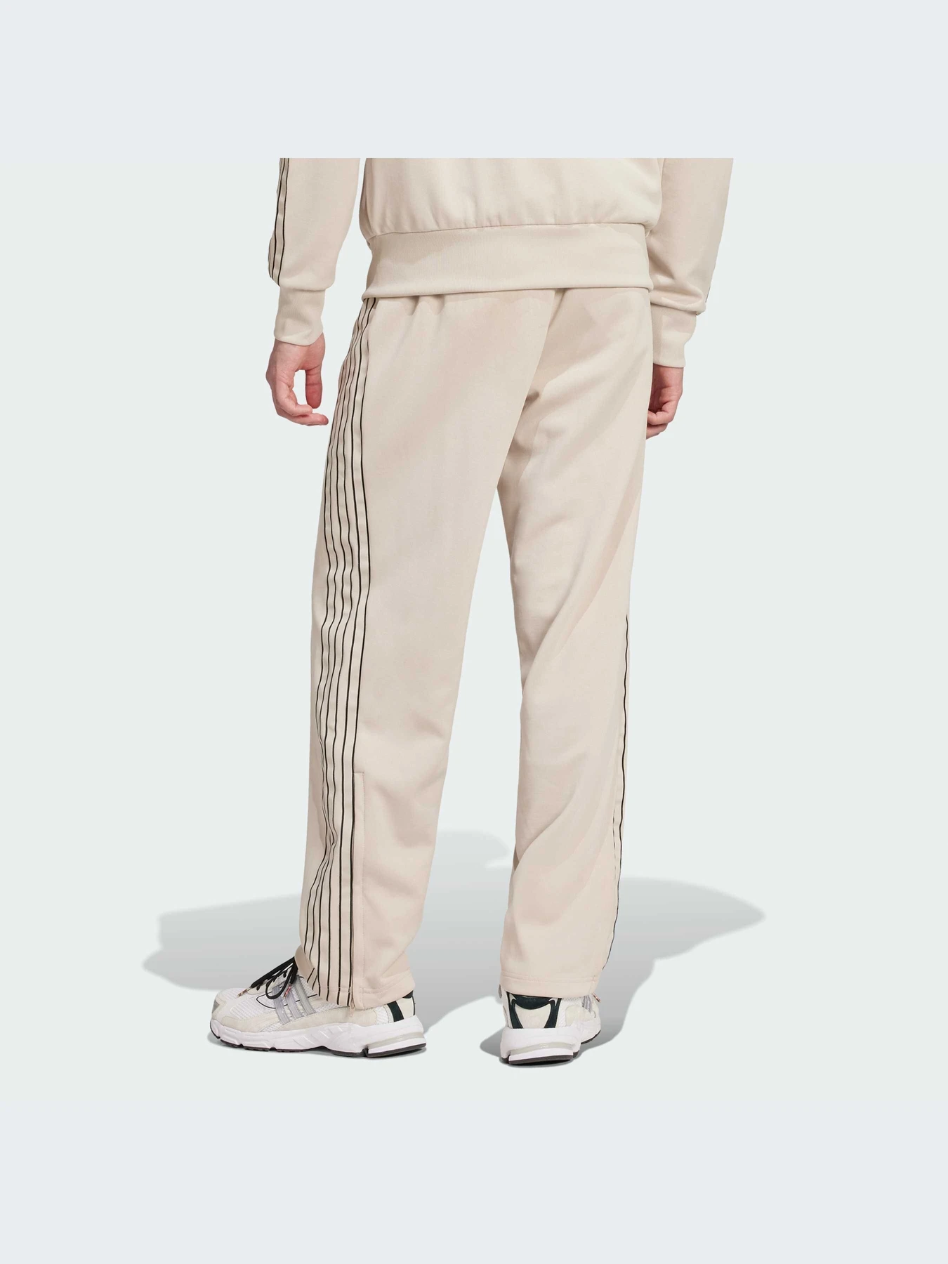 Брюки Adidas Adicolor модель IW5828-KZ Брюки Adidas Adicolor модель IW5828-KZ Фото