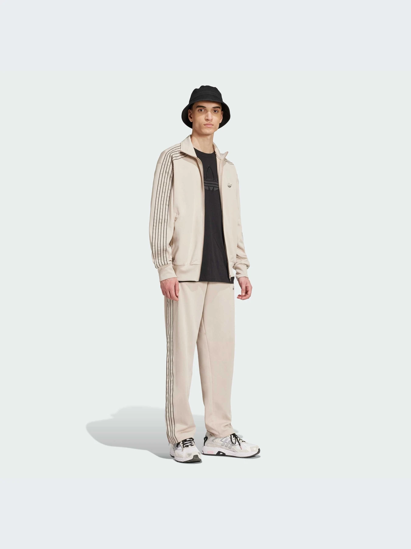 Брюки Adidas Adicolor модель IW5828-KZ Брюки Adidas Adicolor модель IW5828-KZ Фото