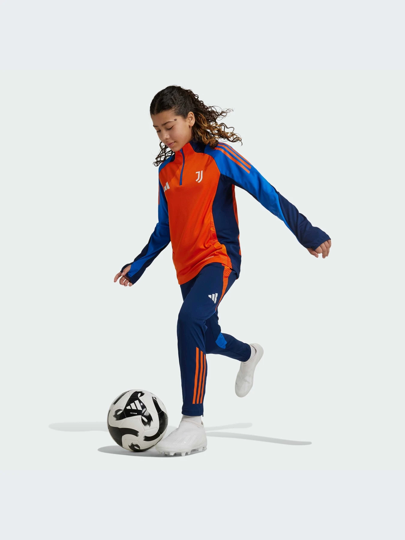 Брюки Adidas модель IS5818-KZ Брюки Adidas модель IS5818-KZ Фото