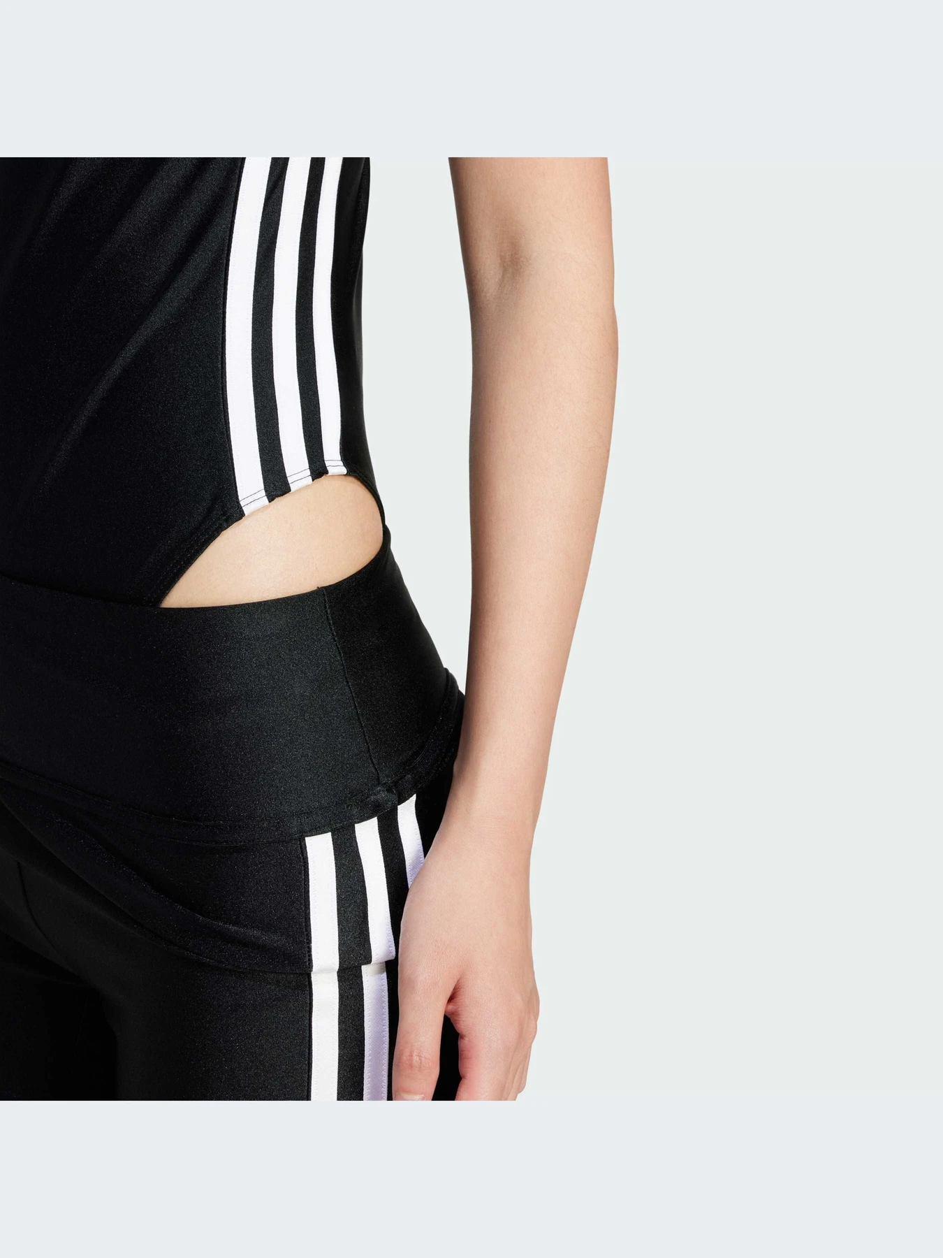 Боди и корсеты Adidas модель IU2430-KZ Боди и корсеты Adidas модель IU2430-KZ Фото