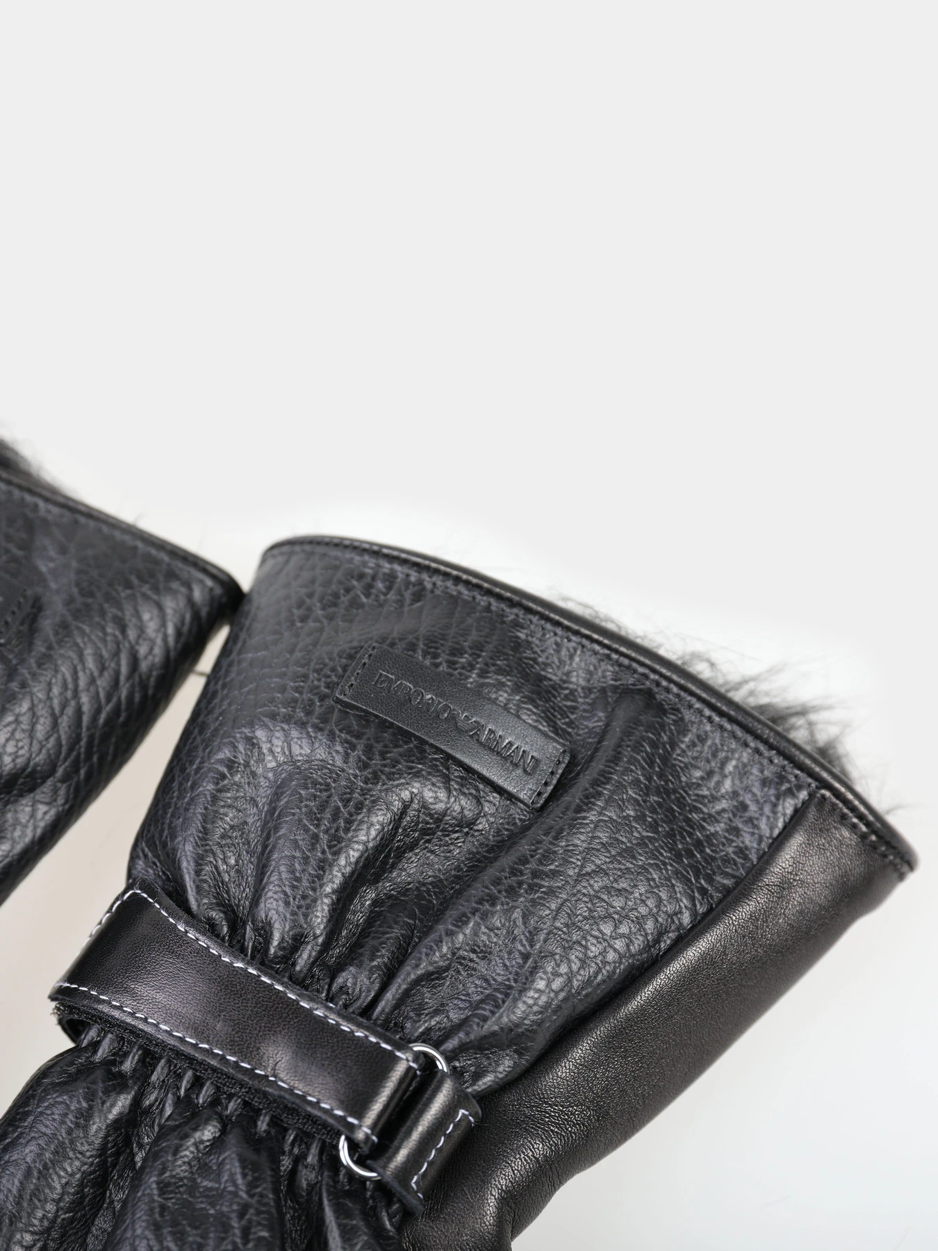 Перчатки и варежки Emporio Armani модель 624097-4F216-00020 Фото
