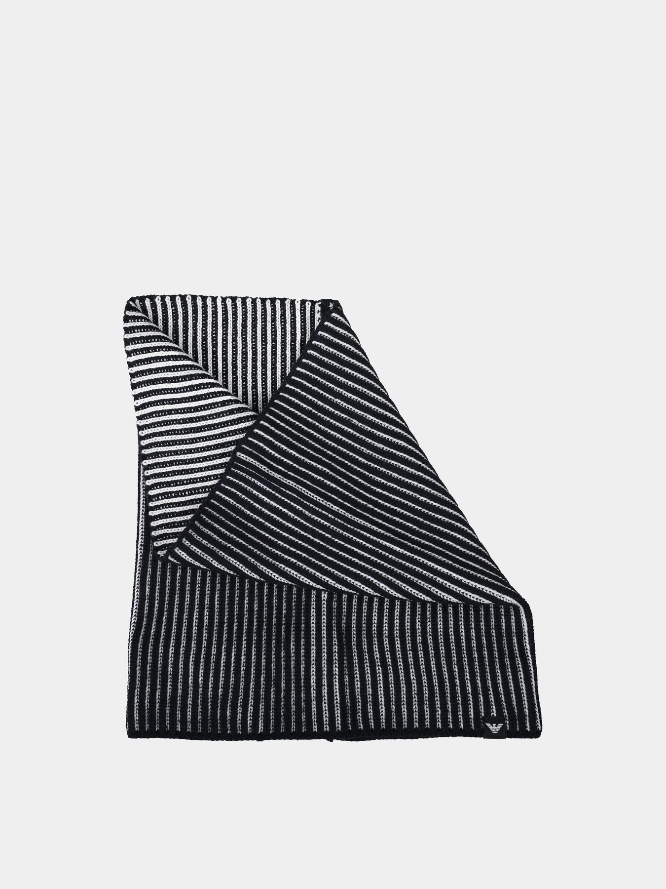Шарфы и платки Emporio Armani модель 625441-4F558-00035 Шарфы и платки Emporio Armani модель 625441-4F558-00035 Фото
